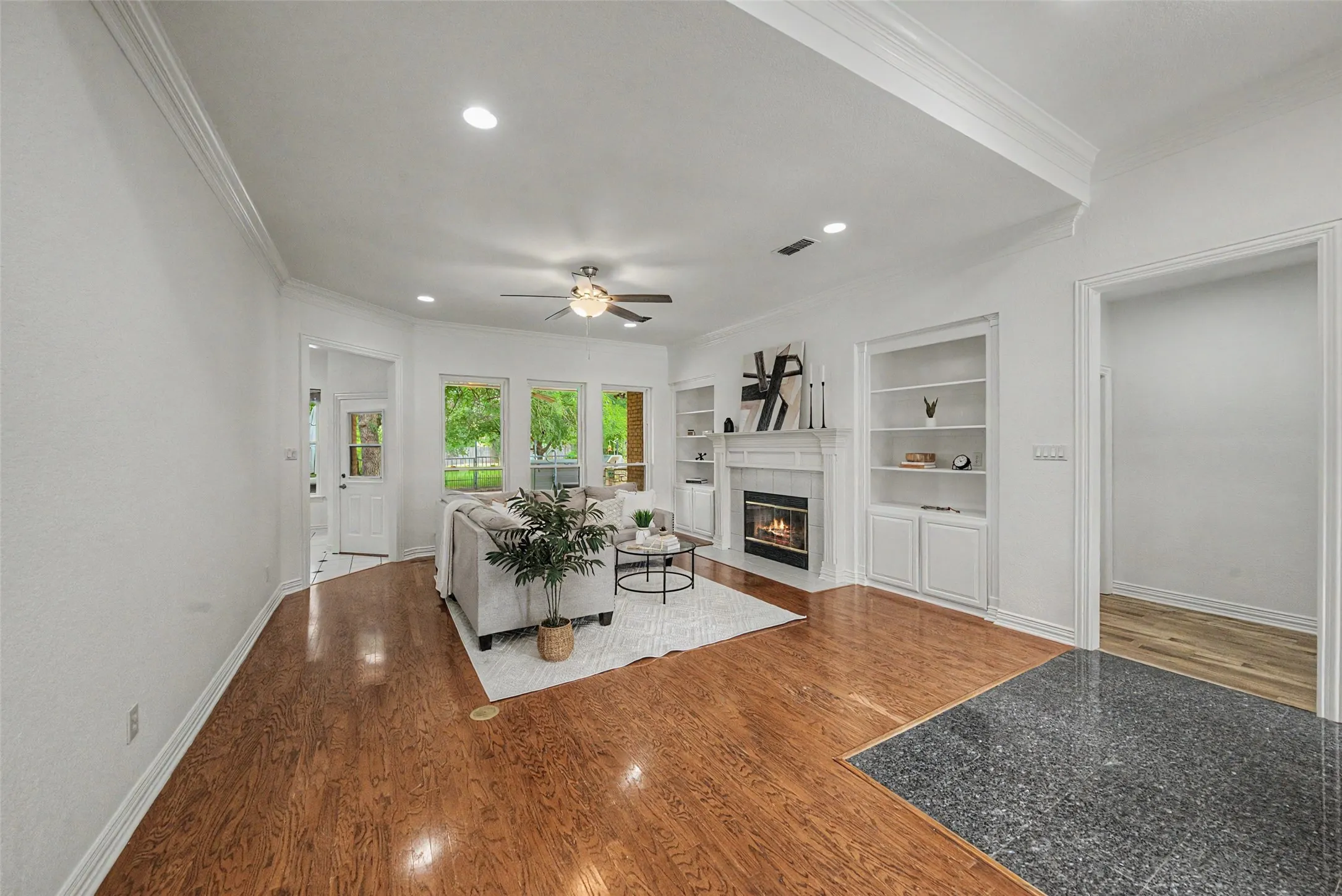 Single Family Residence For Sale in Parker County , 1304 Greenview Drive, Aledo, Texas 76008, 4 Bedroom, 4 Bathroom, 3 Garage spaces, 3,205 Sqft, built in 1995, mls#21311209, Real Estate Agent in Aledo, Homes For Sale in Parker county, Homes For Sale in Aledo, Realtor in Aledo Texas, Real Estate Brokerage Independent Realty Texas, Luminita Cordes Realtor