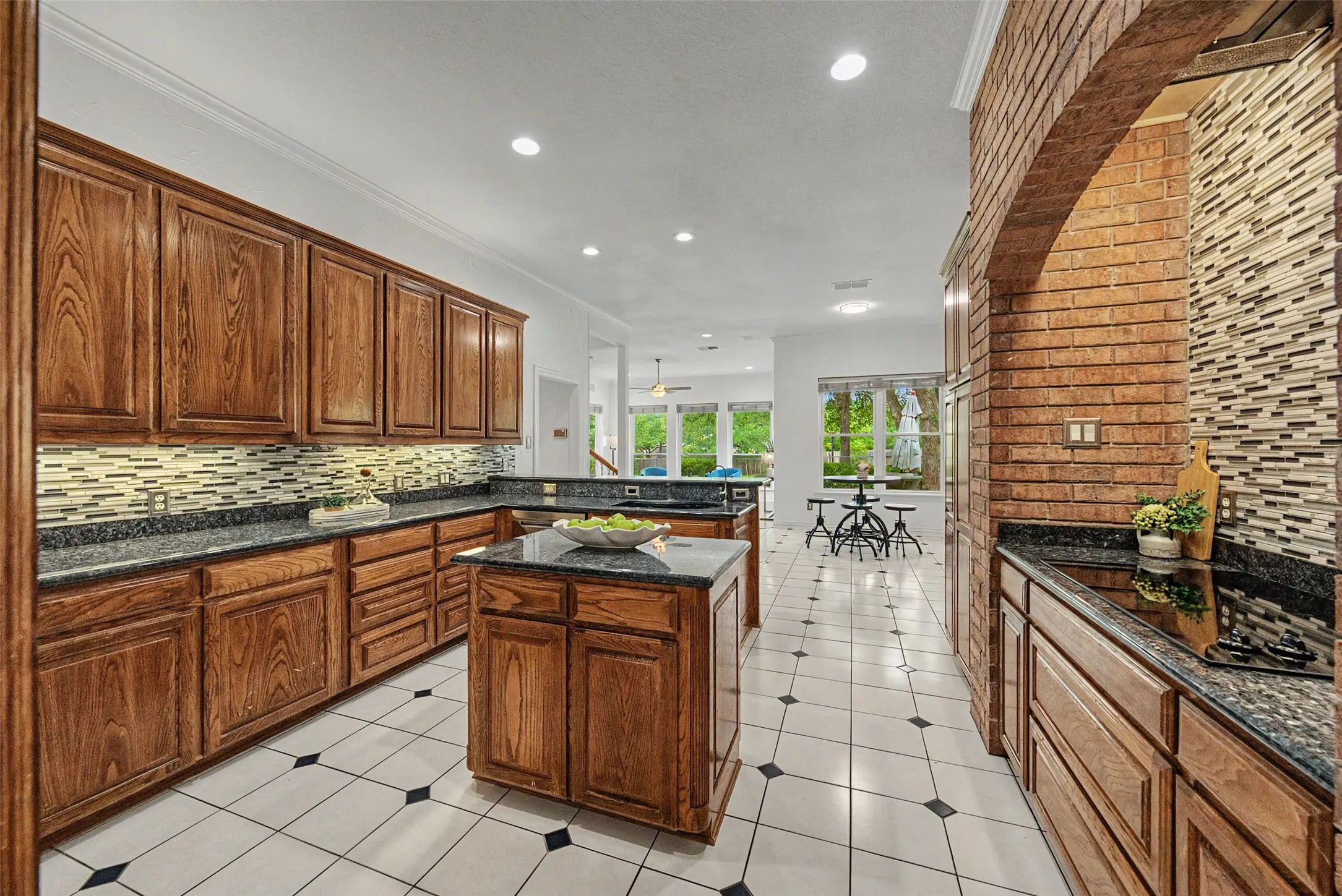 Single Family Residence For Sale in Parker County , 1304 Greenview Drive, Aledo, Texas 76008, 4 Bedroom, 4 Bathroom, 3 Garage spaces, 3,205 Sqft, built in 1995, mls#21311209, Real Estate Agent in Aledo, Homes For Sale in Parker county, Homes For Sale in Aledo, Realtor in Aledo Texas, Real Estate Brokerage Independent Realty Texas, Luminita Cordes Realtor