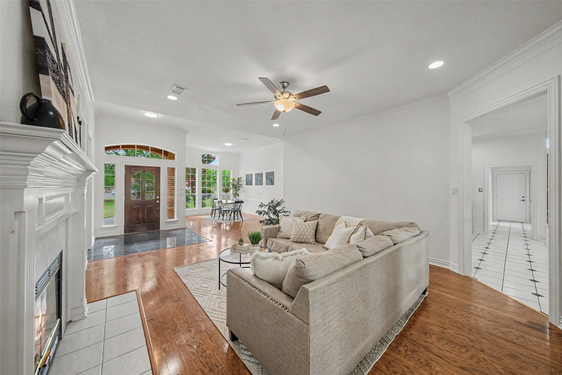 Single Family Residence For Sale in Parker County , 1304 Greenview Drive, Aledo, Texas 76008, 4 Bedroom, 4 Bathroom, 3 Garage spaces, 3,205 Sqft, built in 1995, mls#21311209, Real Estate Agent in Aledo, Homes For Sale in Parker county, Homes For Sale in Aledo, Realtor in Aledo Texas, Real Estate Brokerage Independent Realty Texas, Luminita Cordes Realtor