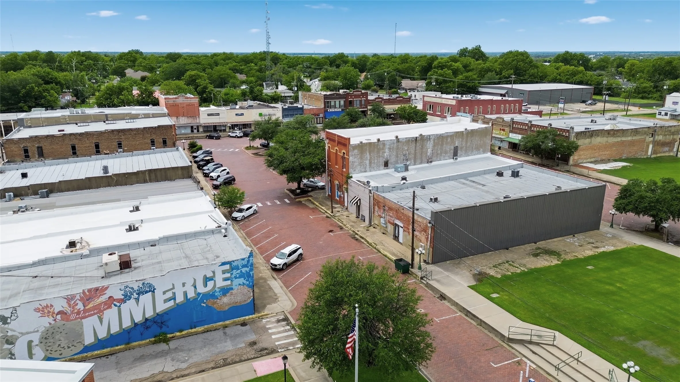 Retail For Sale in Hunt County , 1121 Main Street, Commerce, Texas 75428, 0, 0, Garage spaces, 2,120 Sqft, built in 1920, mls#21308665, Real Estate Agent in Commerce, Homes For Sale in Hunt county, Homes For Sale in Commerce, Realtor in Commerce Texas, Real Estate Brokerage Independent Realty Texas, Luminita Cordes Realtor