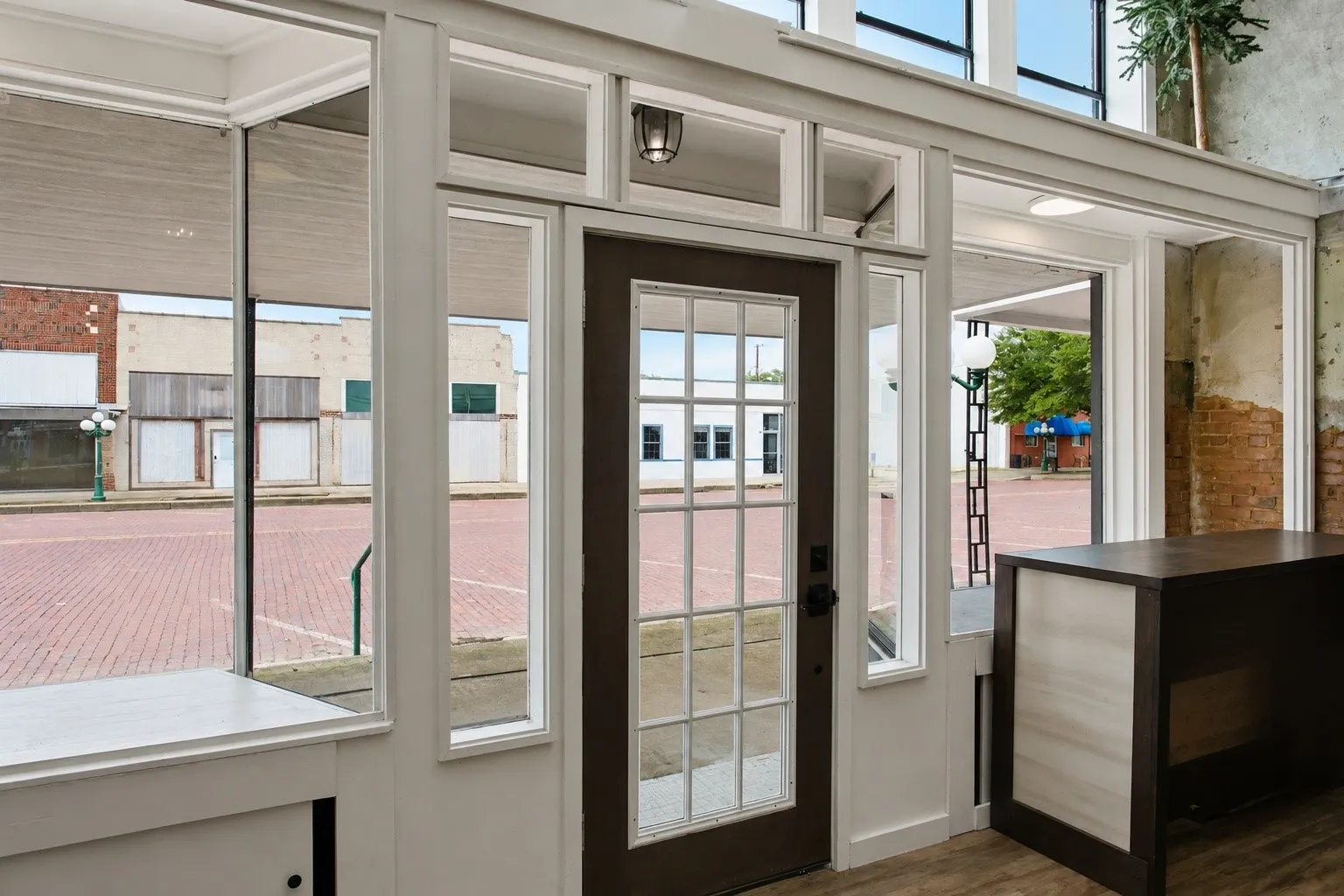 Retail For Sale in Hunt County , 1121 Main Street, Commerce, Texas 75428, 0, 0, Garage spaces, 2,120 Sqft, built in 1920, mls#21308665, Real Estate Agent in Commerce, Homes For Sale in Hunt county, Homes For Sale in Commerce, Realtor in Commerce Texas, Real Estate Brokerage Independent Realty Texas, Luminita Cordes Realtor
