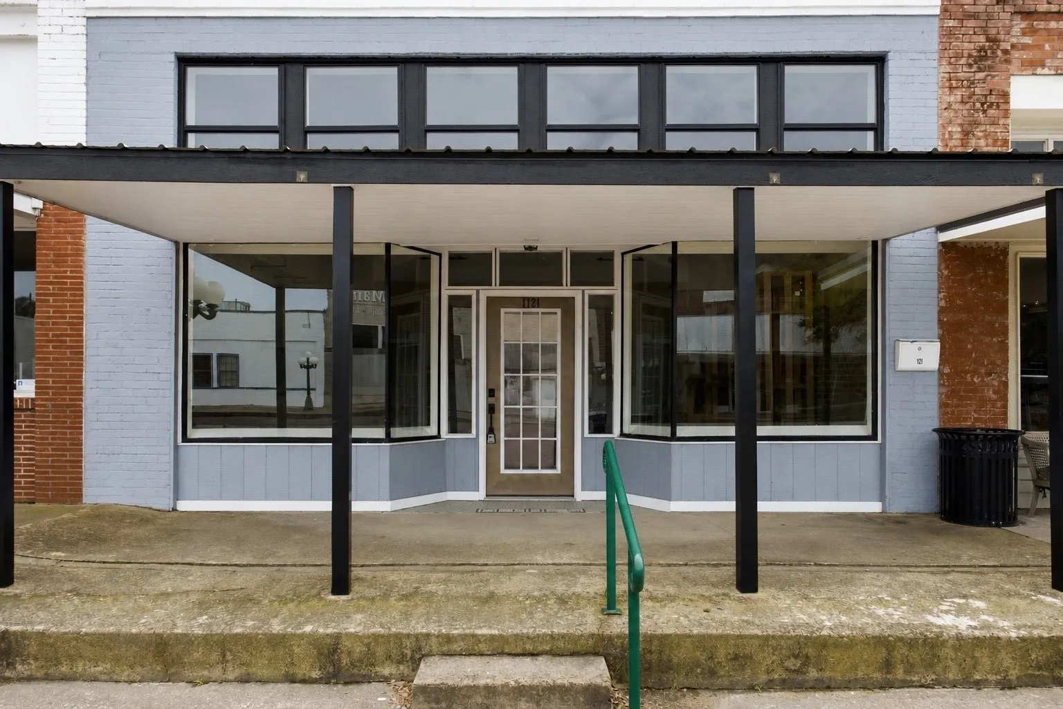 Retail For Sale in Hunt County , 1121 Main Street, Commerce, Texas 75428, 0, 0, Garage spaces, 2,120 Sqft, built in 1920, mls#21308665, Real Estate Agent in Commerce, Homes For Sale in Hunt county, Homes For Sale in Commerce, Realtor in Commerce Texas, Real Estate Brokerage Independent Realty Texas, Luminita Cordes Realtor