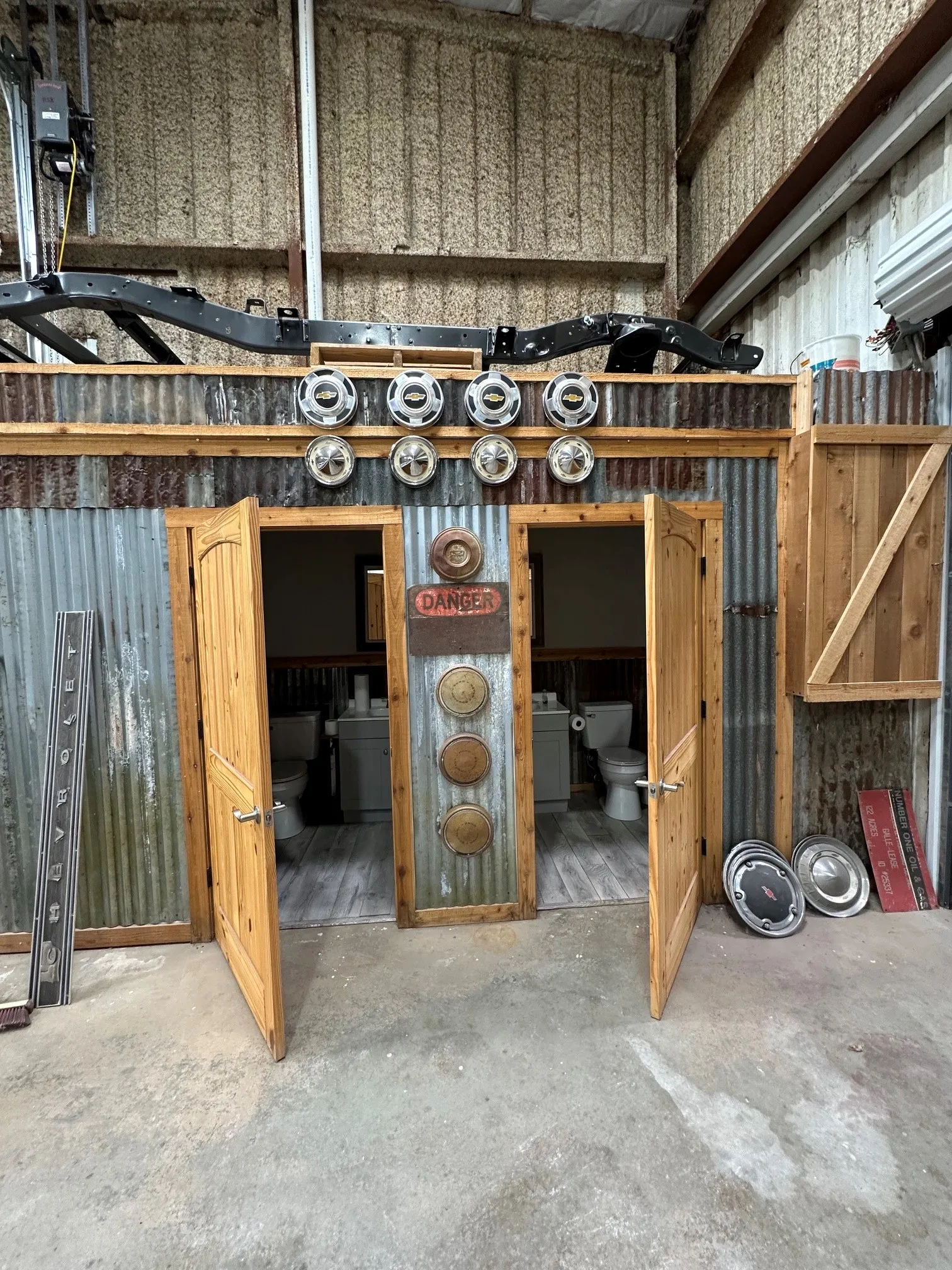 Retail For Sale in Taylor County , 1002 S treadaway, Abilene, Texas 79602, 0, 0, Garage spaces, 0 Sqft, built in 1981, Price $975,000, mls#21312149, Real Estate Agent in Abilene, Homes For Sale in Taylor county, Homes For Sale in Abilene, Realtor in Abilene Texas, Real Estate Brokerage Independent Realty Texas, Luminita Cordes Realtor