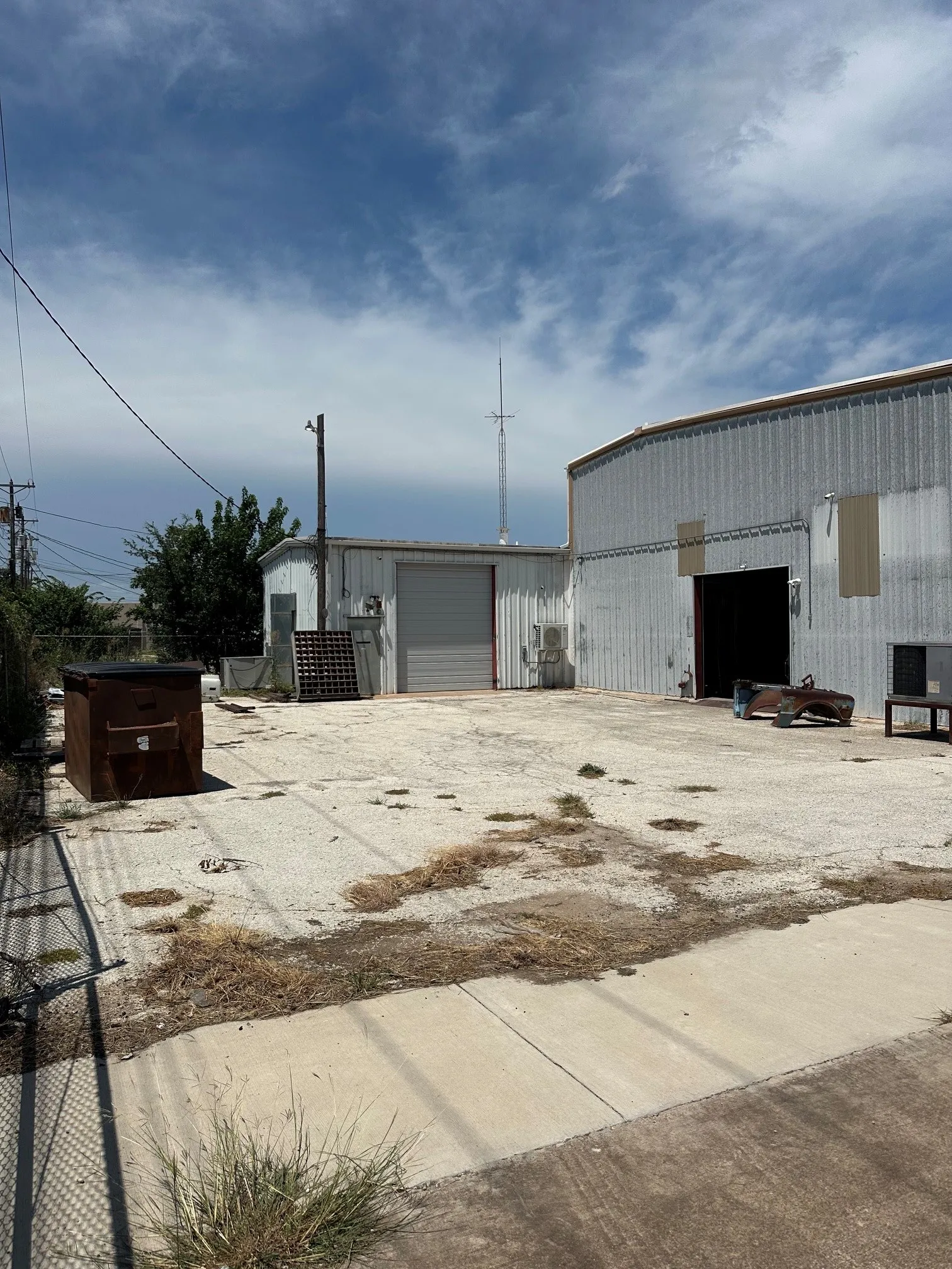 Retail For Sale in Taylor County , 1002 S treadaway, Abilene, Texas 79602, 0, 0, Garage spaces, 0 Sqft, built in 1981, Price $975,000, mls#21312149, Real Estate Agent in Abilene, Homes For Sale in Taylor county, Homes For Sale in Abilene, Realtor in Abilene Texas, Real Estate Brokerage Independent Realty Texas, Luminita Cordes Realtor