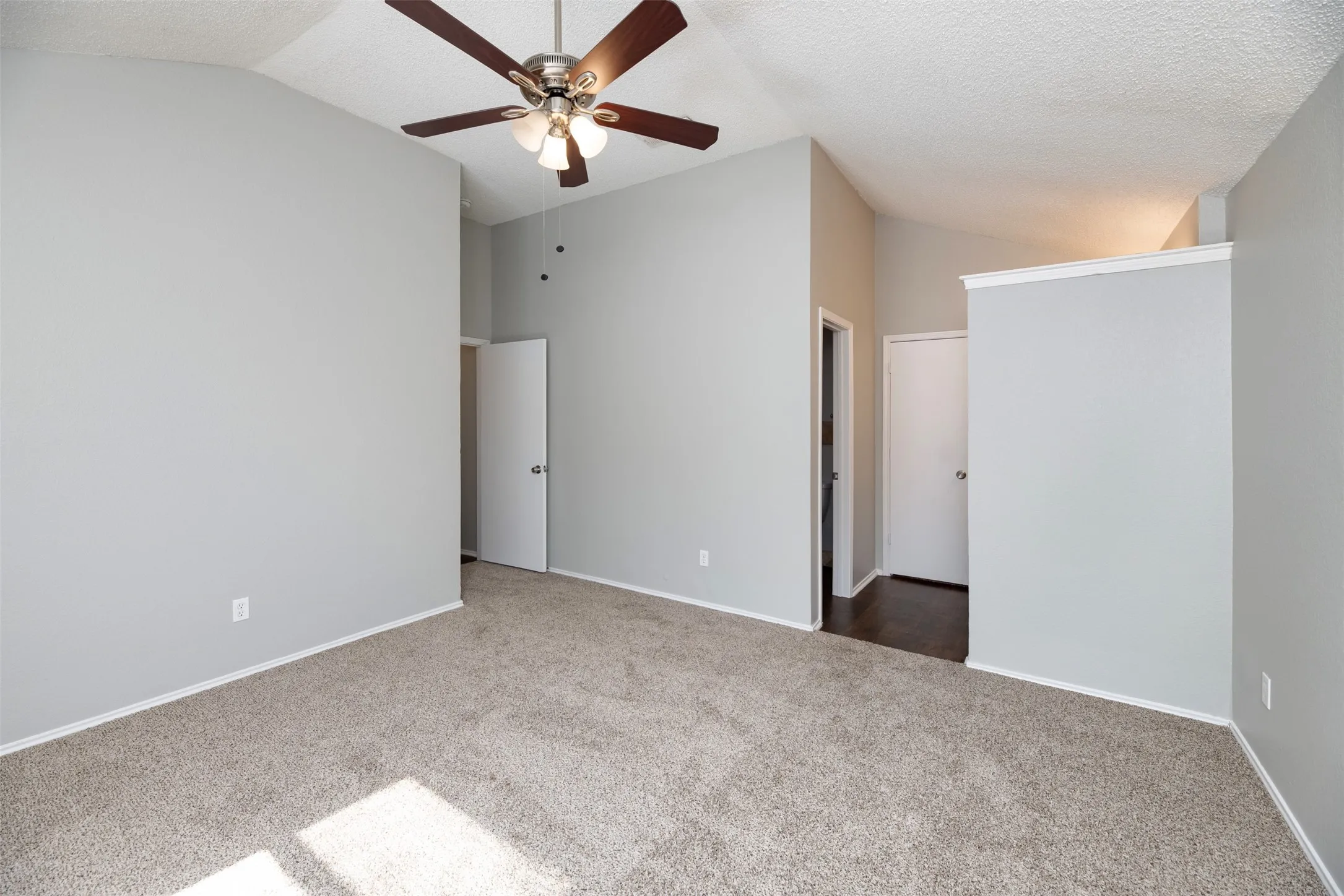 Single Family Residence For Sale in Tarrant County , 200 Caprock Drive, Arlington, Texas 76018, 3 Bedroom, 2 Bathroom, 2 Garage spaces, 1,432 Sqft, built in 1986, mls#21312147, Real Estate Agent in Arlington, Homes For Sale in Tarrant county, Homes For Sale in Arlington, Realtor in Arlington Texas, Real Estate Brokerage Independent Realty Texas, Luminita Cordes Realtor