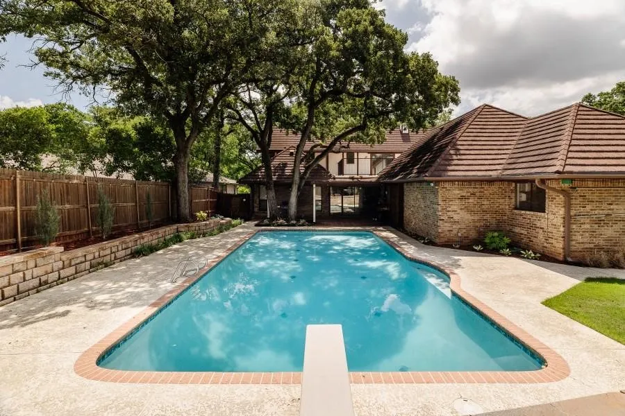 Single Family Residence For Sale in Tarrant County , 2304 Wakeforest Court, Arlington, Texas 76012, 4 Bedroom, 5 Bathroom, 3 Garage spaces, 3,629 Sqft, built in 1976, mls#21311474, Real Estate Agent in Arlington, Homes For Sale in Tarrant county, Homes For Sale in Arlington, Realtor in Arlington Texas, Real Estate Brokerage Independent Realty Texas, Luminita Cordes Realtor