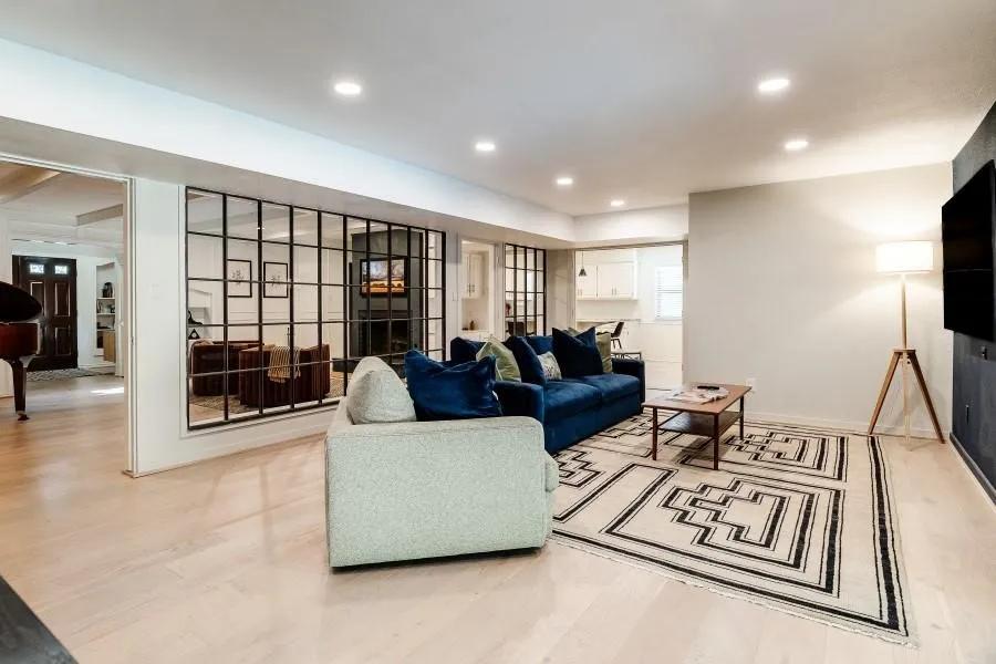 Single Family Residence For Sale in Tarrant County , 2304 Wakeforest Court, Arlington, Texas 76012, 4 Bedroom, 5 Bathroom, 3 Garage spaces, 3,629 Sqft, built in 1976, mls#21311474, Real Estate Agent in Arlington, Homes For Sale in Tarrant county, Homes For Sale in Arlington, Realtor in Arlington Texas, Real Estate Brokerage Independent Realty Texas, Luminita Cordes Realtor