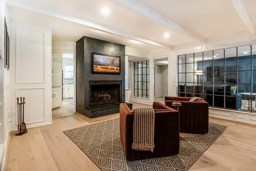 Single Family Residence For Sale in Tarrant County , 2304 Wakeforest Court, Arlington, Texas 76012, 4 Bedroom, 5 Bathroom, 3 Garage spaces, 3,629 Sqft, built in 1976, mls#21311474, Real Estate Agent in Arlington, Homes For Sale in Tarrant county, Homes For Sale in Arlington, Realtor in Arlington Texas, Real Estate Brokerage Independent Realty Texas, Luminita Cordes Realtor