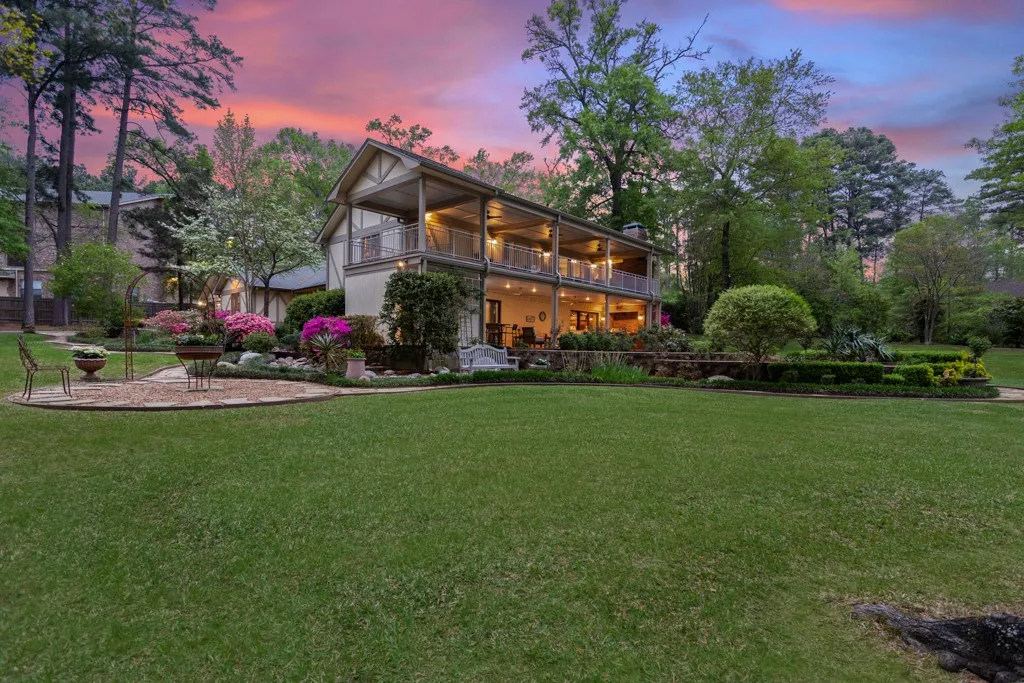 Single Family Residence For Sale in Smith County , 1513 Lake Park Circle, Hideaway, Texas 75771, 3 Bedroom, 4 Bathroom, 2 Garage spaces, 5,338 Sqft, built in 1979, mls#21312165, Real Estate Agent in Hideaway, Homes For Sale in Smith county, Homes For Sale in Hideaway, Realtor in Hideaway Texas, Real Estate Brokerage Independent Realty Texas, Luminita Cordes Realtor