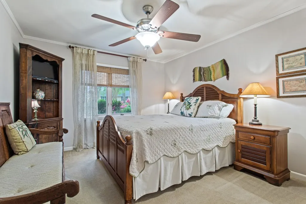 Single Family Residence For Sale in Smith County , 1513 Lake Park Circle, Hideaway, Texas 75771, 3 Bedroom, 4 Bathroom, 2 Garage spaces, 5,338 Sqft, built in 1979, mls#21312165, Real Estate Agent in Hideaway, Homes For Sale in Smith county, Homes For Sale in Hideaway, Realtor in Hideaway Texas, Real Estate Brokerage Independent Realty Texas, Luminita Cordes Realtor