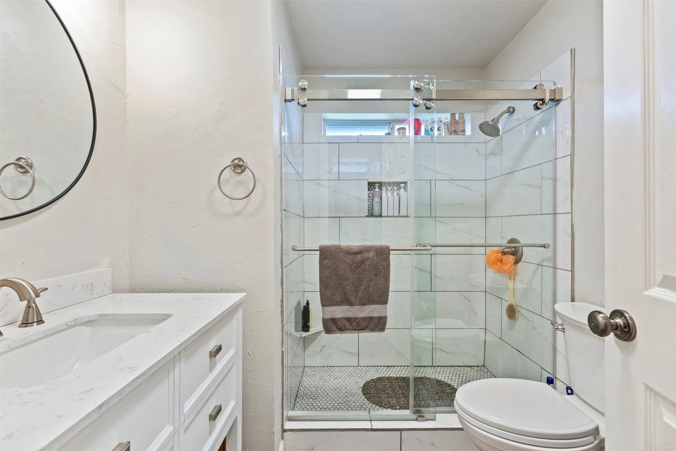 Single Family Residence For Sale in Johnson County , 3909 Timbercrest Drive E, Burleson, Texas 76028, 3 Bedroom, 2 Bathroom, 3 Garage spaces, 1,900 Sqft, built in 2000, mls#21298039, Real Estate Agent in Burleson, Homes For Sale in Johnson county, Homes For Sale in Burleson, Realtor in Burleson Texas, Real Estate Brokerage Independent Realty Texas, Luminita Cordes Realtor