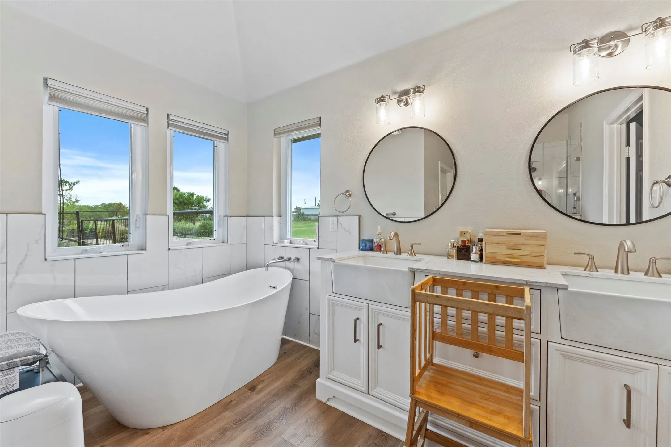Single Family Residence For Sale in Johnson County , 3909 Timbercrest Drive E, Burleson, Texas 76028, 3 Bedroom, 2 Bathroom, 3 Garage spaces, 1,900 Sqft, built in 2000, mls#21298039, Real Estate Agent in Burleson, Homes For Sale in Johnson county, Homes For Sale in Burleson, Realtor in Burleson Texas, Real Estate Brokerage Independent Realty Texas, Luminita Cordes Realtor