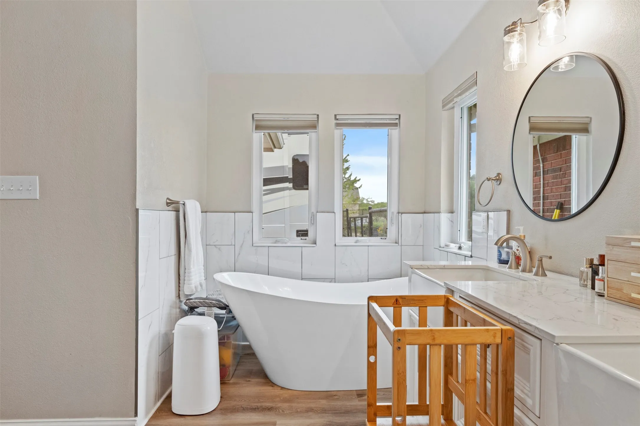 Single Family Residence For Sale in Johnson County , 3909 Timbercrest Drive E, Burleson, Texas 76028, 3 Bedroom, 2 Bathroom, 3 Garage spaces, 1,900 Sqft, built in 2000, mls#21298039, Real Estate Agent in Burleson, Homes For Sale in Johnson county, Homes For Sale in Burleson, Realtor in Burleson Texas, Real Estate Brokerage Independent Realty Texas, Luminita Cordes Realtor