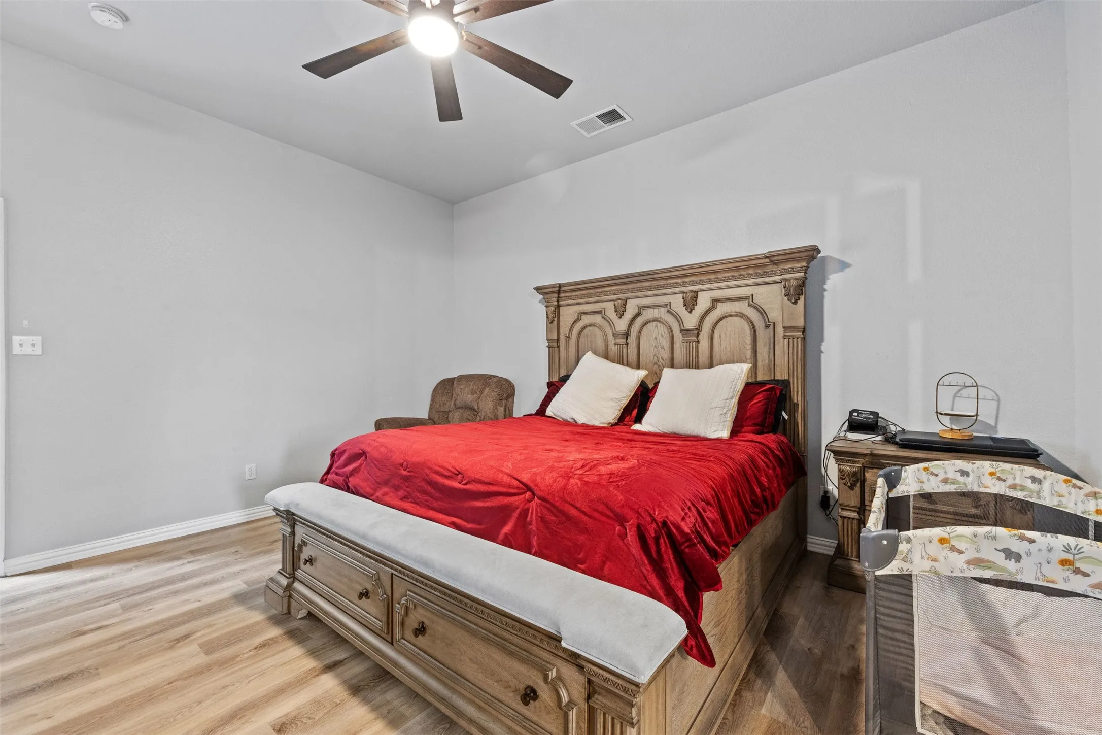 Single Family Residence For Sale in Johnson County , 3909 Timbercrest Drive E, Burleson, Texas 76028, 3 Bedroom, 2 Bathroom, 3 Garage spaces, 1,900 Sqft, built in 2000, mls#21298039, Real Estate Agent in Burleson, Homes For Sale in Johnson county, Homes For Sale in Burleson, Realtor in Burleson Texas, Real Estate Brokerage Independent Realty Texas, Luminita Cordes Realtor