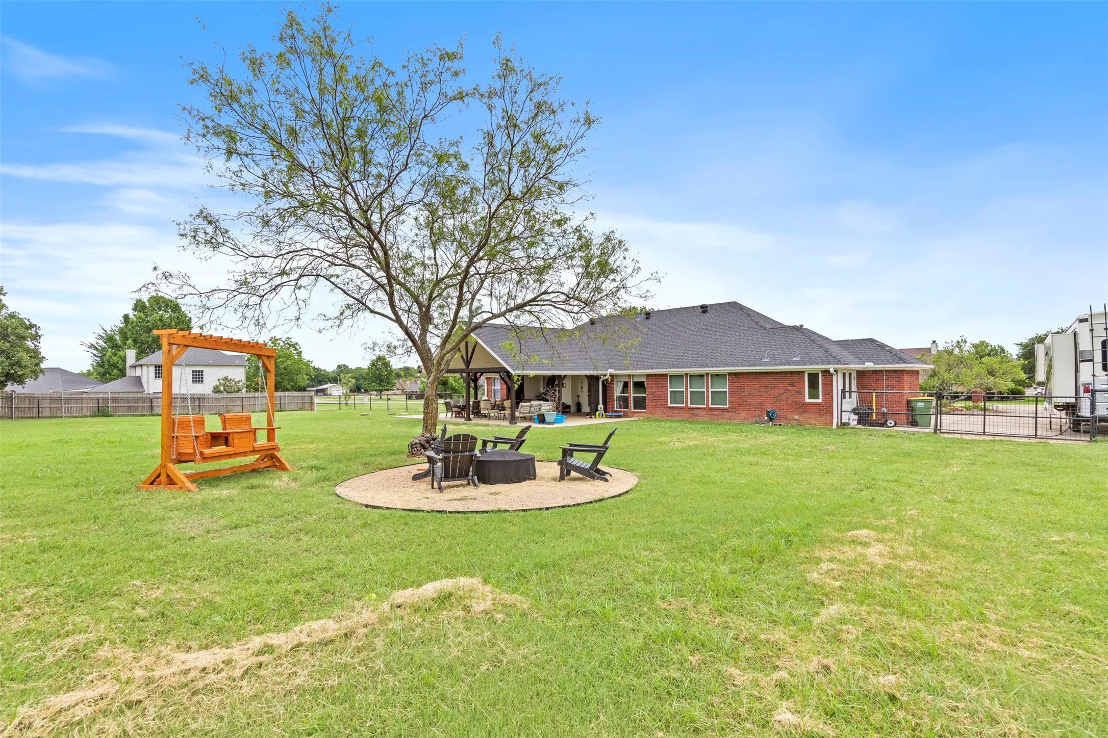 Single Family Residence For Sale in Johnson County , 3909 Timbercrest Drive E, Burleson, Texas 76028, 3 Bedroom, 2 Bathroom, 3 Garage spaces, 1,900 Sqft, built in 2000, mls#21298039, Real Estate Agent in Burleson, Homes For Sale in Johnson county, Homes For Sale in Burleson, Realtor in Burleson Texas, Real Estate Brokerage Independent Realty Texas, Luminita Cordes Realtor
