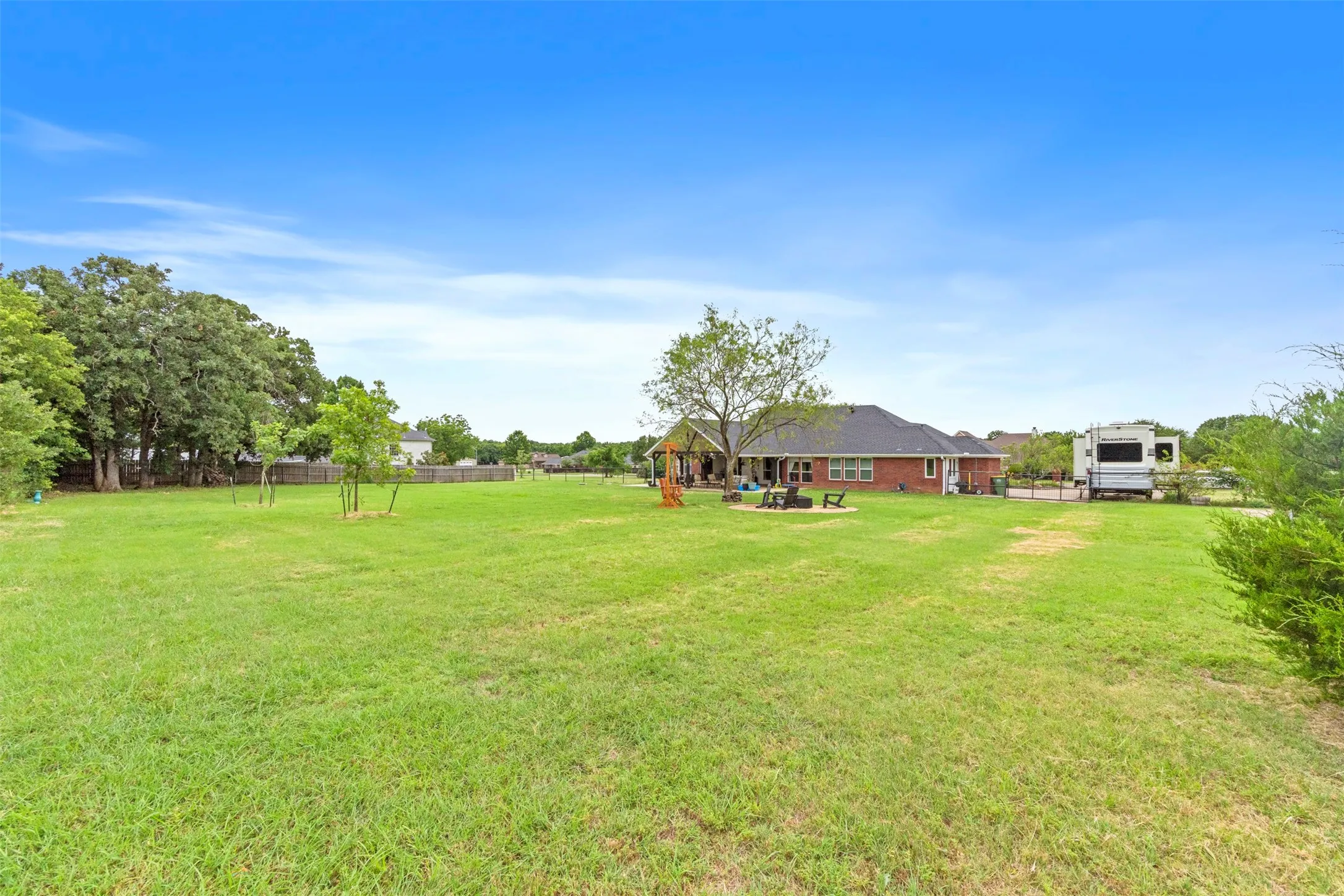 Single Family Residence For Sale in Johnson County , 3909 Timbercrest Drive E, Burleson, Texas 76028, 3 Bedroom, 2 Bathroom, 3 Garage spaces, 1,900 Sqft, built in 2000, mls#21298039, Real Estate Agent in Burleson, Homes For Sale in Johnson county, Homes For Sale in Burleson, Realtor in Burleson Texas, Real Estate Brokerage Independent Realty Texas, Luminita Cordes Realtor