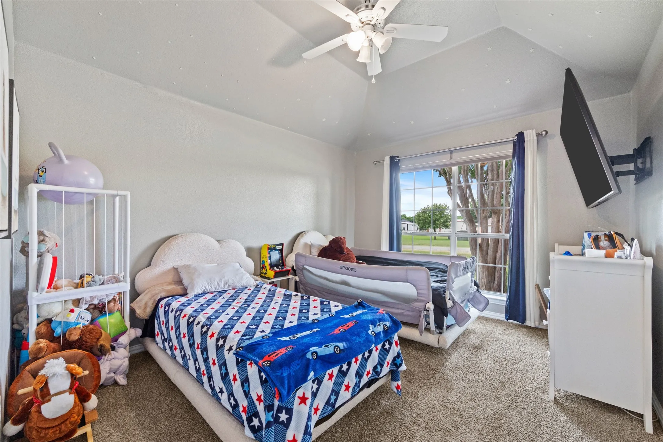 Single Family Residence For Sale in Johnson County , 3909 Timbercrest Drive E, Burleson, Texas 76028, 3 Bedroom, 2 Bathroom, 3 Garage spaces, 1,900 Sqft, built in 2000, mls#21298039, Real Estate Agent in Burleson, Homes For Sale in Johnson county, Homes For Sale in Burleson, Realtor in Burleson Texas, Real Estate Brokerage Independent Realty Texas, Luminita Cordes Realtor
