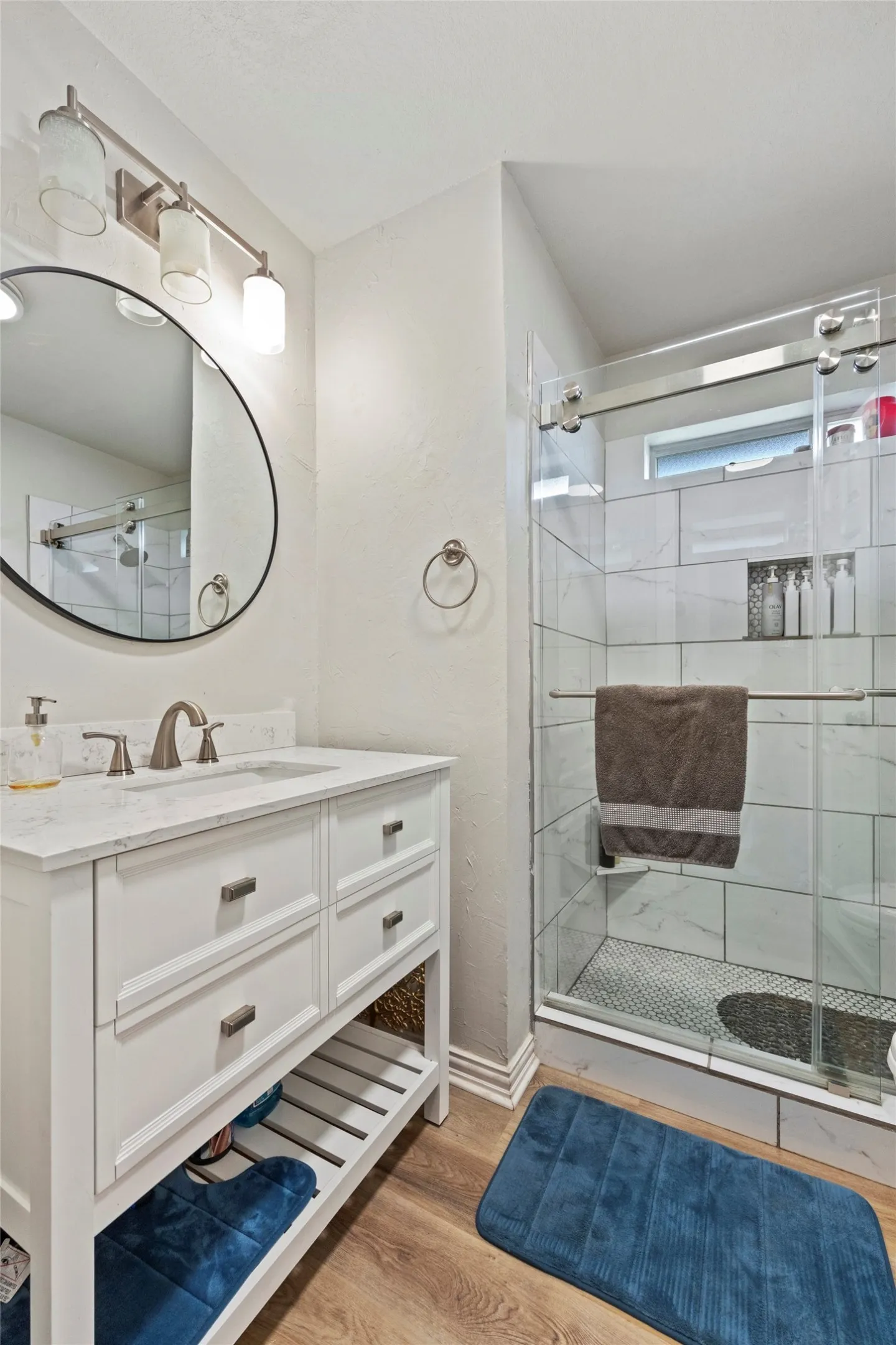 Single Family Residence For Sale in Johnson County , 3909 Timbercrest Drive E, Burleson, Texas 76028, 3 Bedroom, 2 Bathroom, 3 Garage spaces, 1,900 Sqft, built in 2000, mls#21298039, Real Estate Agent in Burleson, Homes For Sale in Johnson county, Homes For Sale in Burleson, Realtor in Burleson Texas, Real Estate Brokerage Independent Realty Texas, Luminita Cordes Realtor