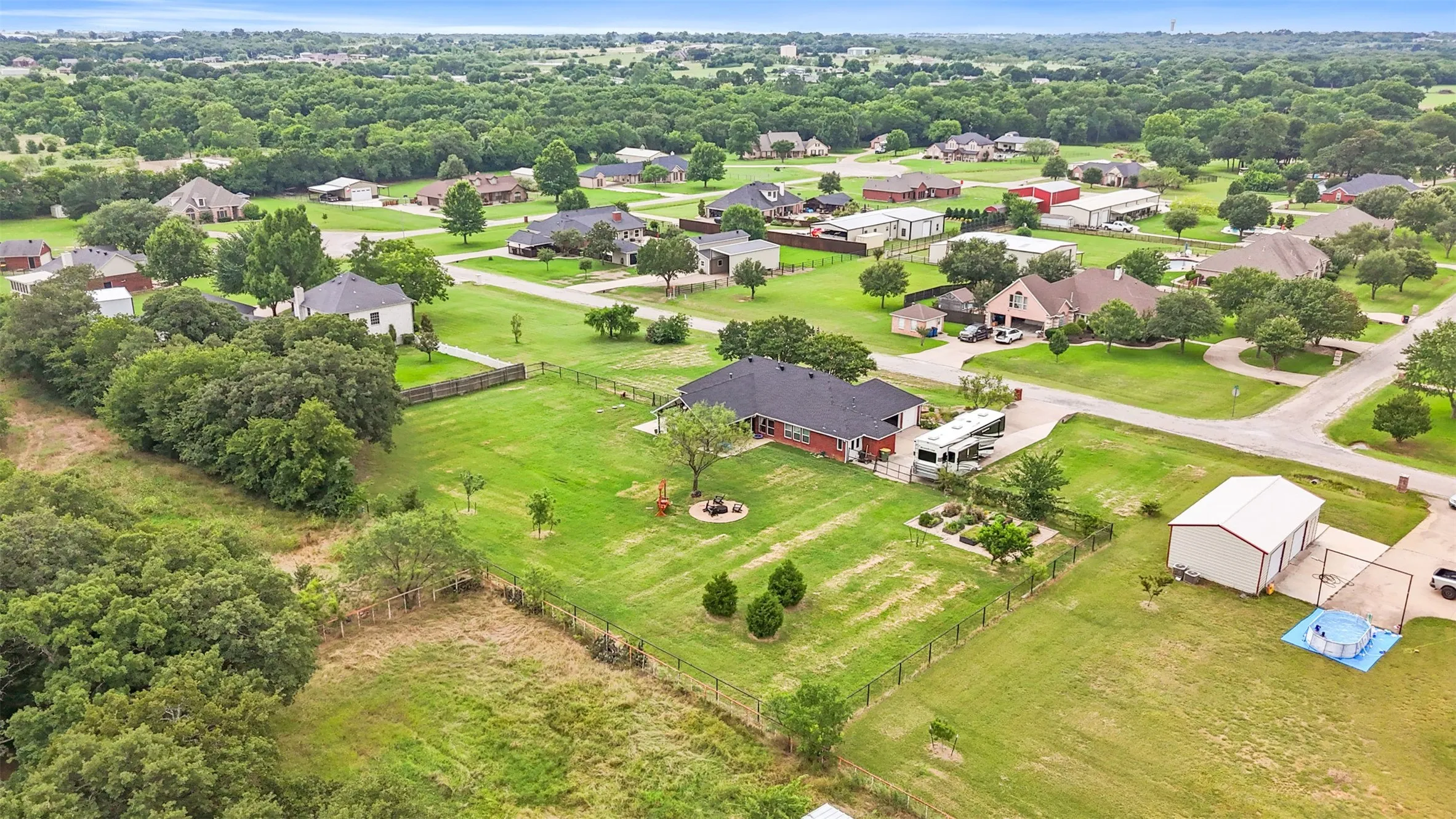 Single Family Residence For Sale in Johnson County , 3909 Timbercrest Drive E, Burleson, Texas 76028, 3 Bedroom, 2 Bathroom, 3 Garage spaces, 1,900 Sqft, built in 2000, mls#21298039, Real Estate Agent in Burleson, Homes For Sale in Johnson county, Homes For Sale in Burleson, Realtor in Burleson Texas, Real Estate Brokerage Independent Realty Texas, Luminita Cordes Realtor
