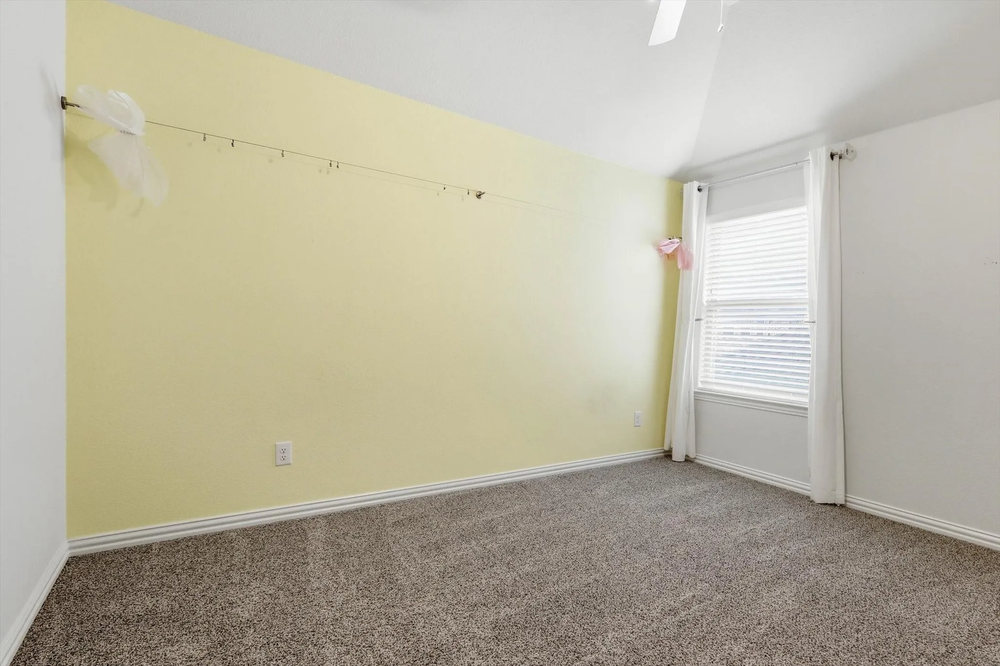 Single Family Residence For Sale in Denton County , 15513 Bryant Park Avenue, Prosper, Texas 75078, 4 Bedroom, 3 Bathroom, 3 Garage spaces, 2,930 Sqft, built in 2016, mls#21305011, Real Estate Agent in Prosper, Homes For Sale in Denton county, Homes For Sale in Prosper, Realtor in Prosper Texas, Real Estate Brokerage Independent Realty Texas, Luminita Cordes Realtor