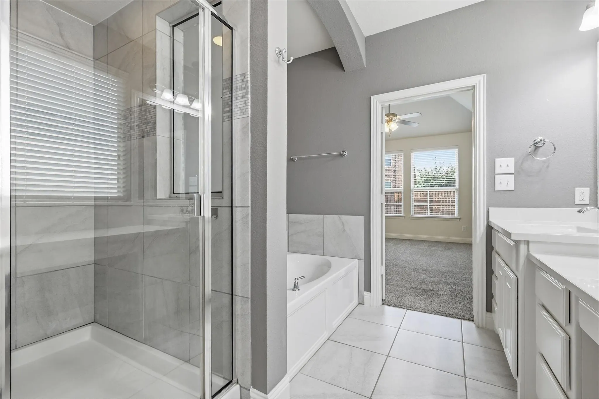Single Family Residence For Sale in Denton County , 15513 Bryant Park Avenue, Prosper, Texas 75078, 4 Bedroom, 3 Bathroom, 3 Garage spaces, 2,930 Sqft, built in 2016, mls#21305011, Real Estate Agent in Prosper, Homes For Sale in Denton county, Homes For Sale in Prosper, Realtor in Prosper Texas, Real Estate Brokerage Independent Realty Texas, Luminita Cordes Realtor