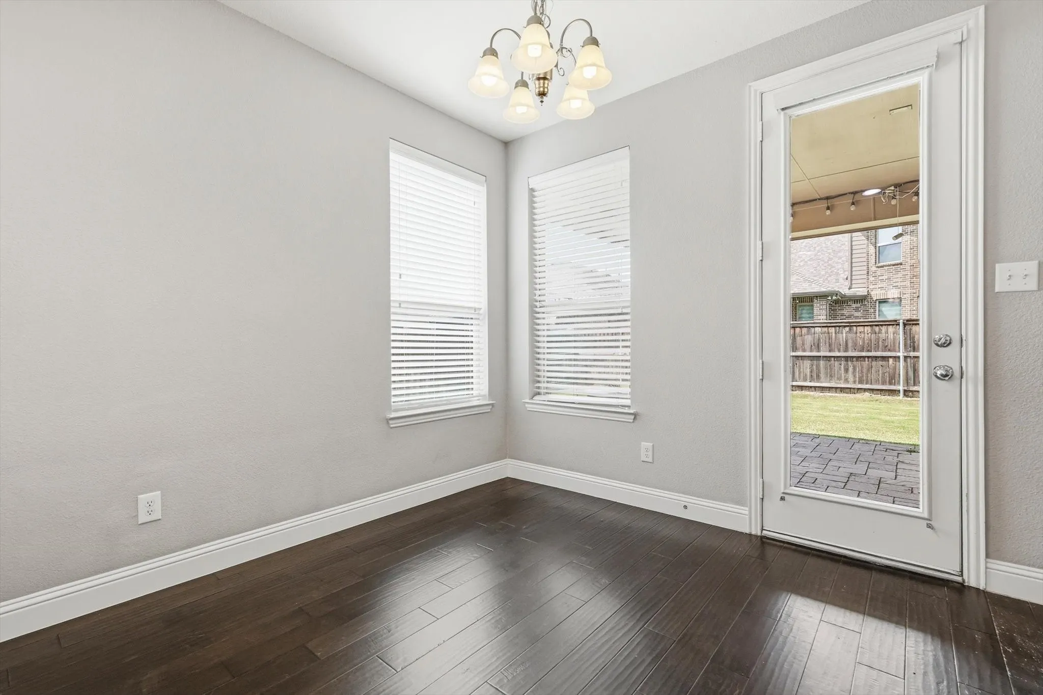 Single Family Residence For Sale in Denton County , 15513 Bryant Park Avenue, Prosper, Texas 75078, 4 Bedroom, 3 Bathroom, 3 Garage spaces, 2,930 Sqft, built in 2016, mls#21305011, Real Estate Agent in Prosper, Homes For Sale in Denton county, Homes For Sale in Prosper, Realtor in Prosper Texas, Real Estate Brokerage Independent Realty Texas, Luminita Cordes Realtor