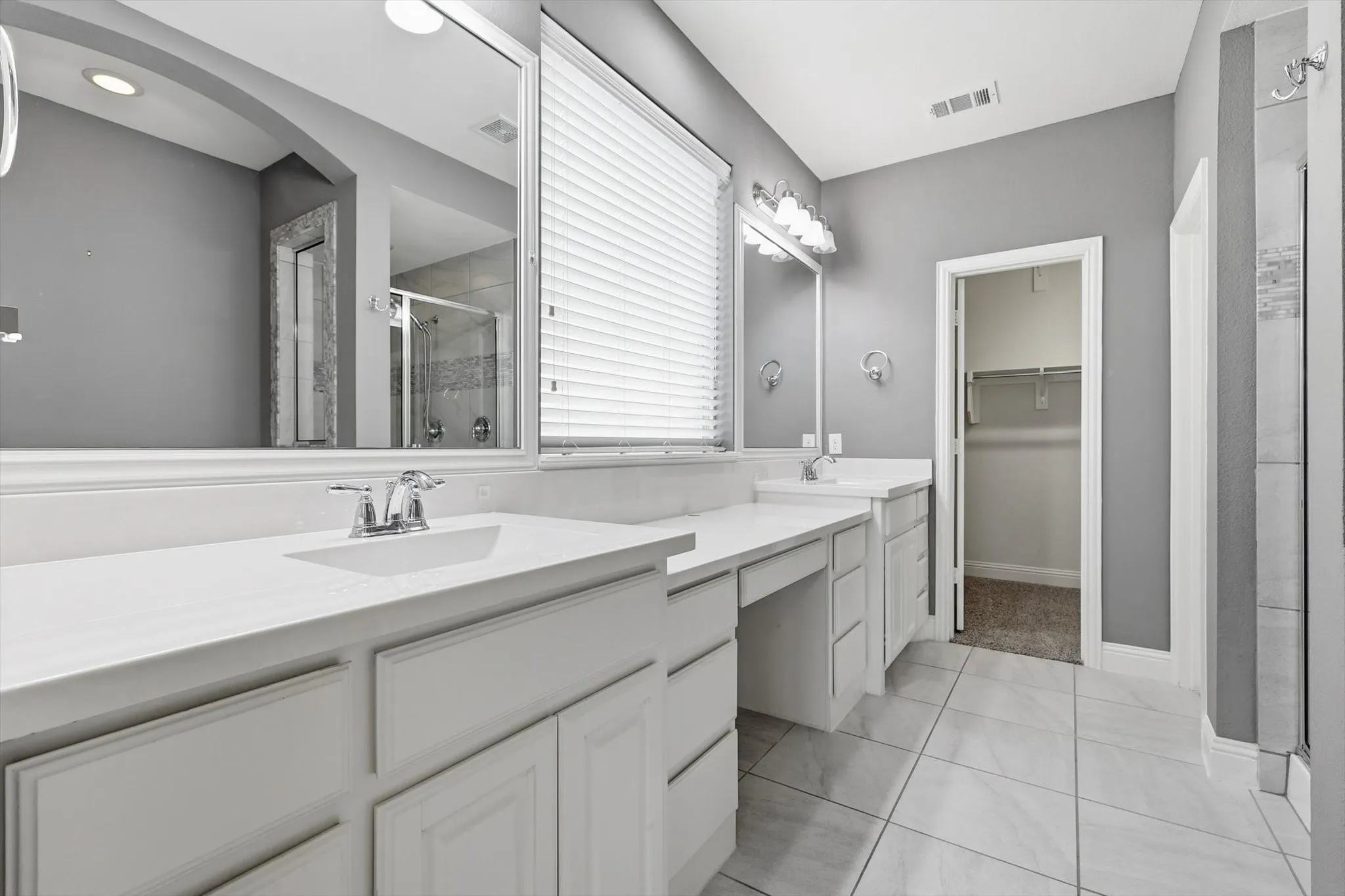 Single Family Residence For Sale in Denton County , 15513 Bryant Park Avenue, Prosper, Texas 75078, 4 Bedroom, 3 Bathroom, 3 Garage spaces, 2,930 Sqft, built in 2016, mls#21305011, Real Estate Agent in Prosper, Homes For Sale in Denton county, Homes For Sale in Prosper, Realtor in Prosper Texas, Real Estate Brokerage Independent Realty Texas, Luminita Cordes Realtor