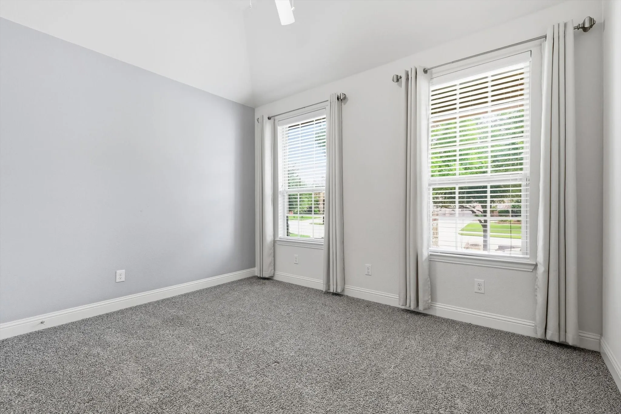 Single Family Residence For Sale in Denton County , 15513 Bryant Park Avenue, Prosper, Texas 75078, 4 Bedroom, 3 Bathroom, 3 Garage spaces, 2,930 Sqft, built in 2016, mls#21305011, Real Estate Agent in Prosper, Homes For Sale in Denton county, Homes For Sale in Prosper, Realtor in Prosper Texas, Real Estate Brokerage Independent Realty Texas, Luminita Cordes Realtor