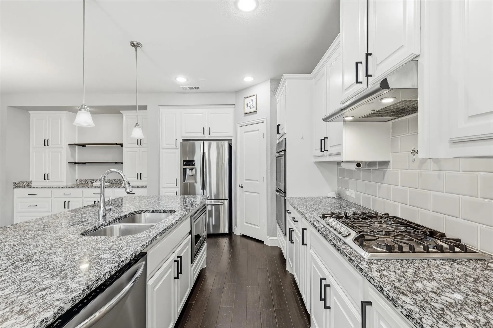 Single Family Residence For Sale in Denton County , 15513 Bryant Park Avenue, Prosper, Texas 75078, 4 Bedroom, 3 Bathroom, 3 Garage spaces, 2,930 Sqft, built in 2016, mls#21305011, Real Estate Agent in Prosper, Homes For Sale in Denton county, Homes For Sale in Prosper, Realtor in Prosper Texas, Real Estate Brokerage Independent Realty Texas, Luminita Cordes Realtor