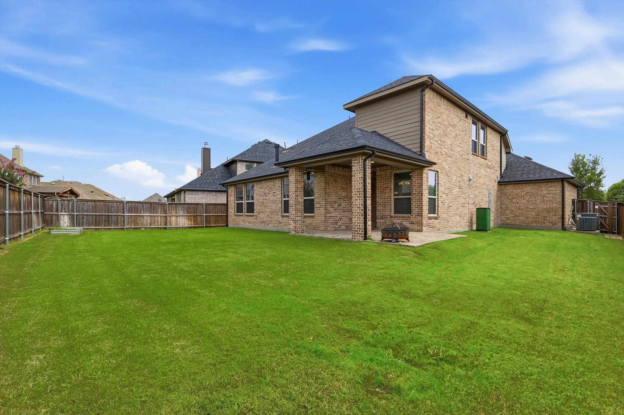 Single Family Residence For Sale in Denton County , 15513 Bryant Park Avenue, Prosper, Texas 75078, 4 Bedroom, 3 Bathroom, 3 Garage spaces, 2,930 Sqft, built in 2016, mls#21305011, Real Estate Agent in Prosper, Homes For Sale in Denton county, Homes For Sale in Prosper, Realtor in Prosper Texas, Real Estate Brokerage Independent Realty Texas, Luminita Cordes Realtor