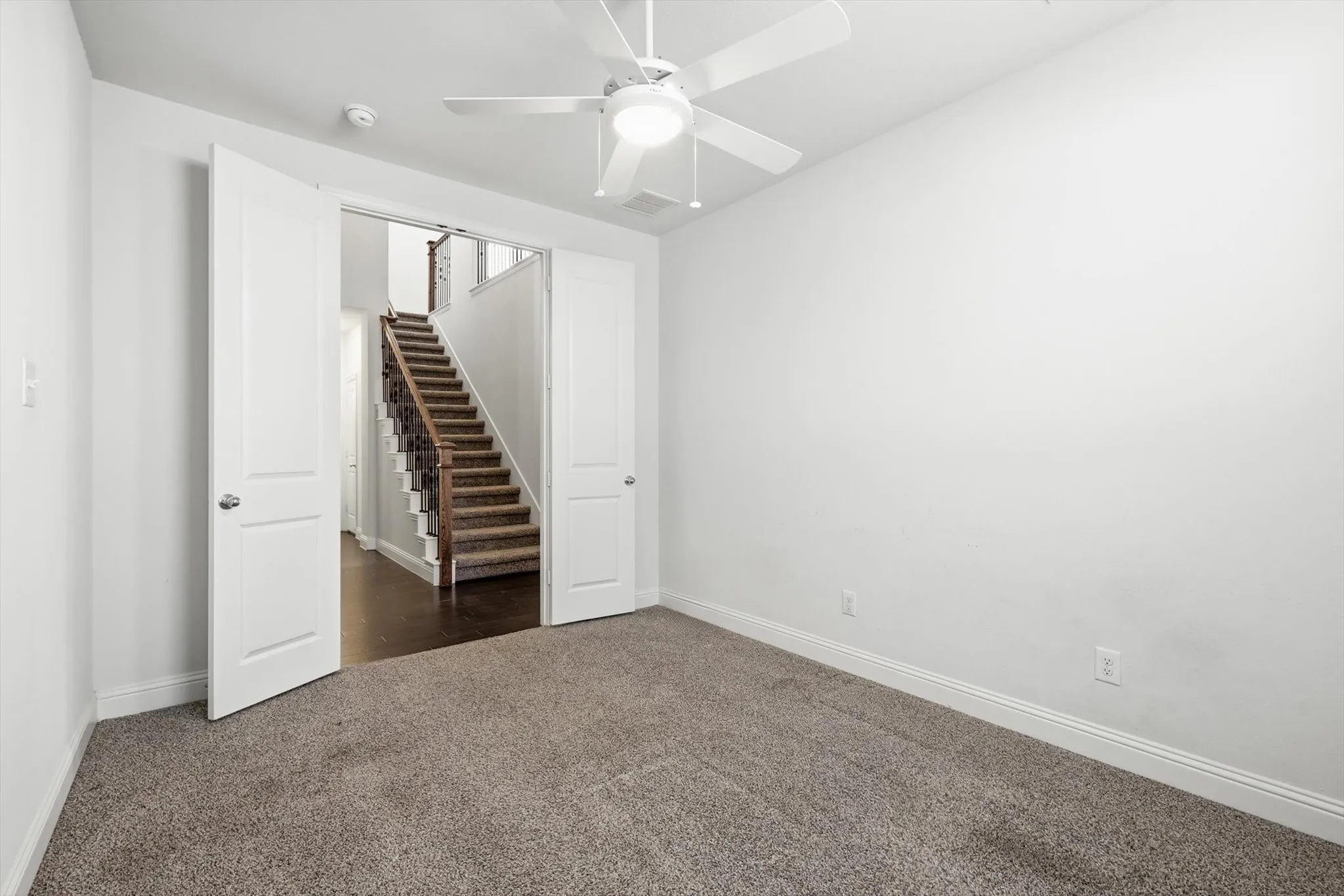 Single Family Residence For Sale in Denton County , 15513 Bryant Park Avenue, Prosper, Texas 75078, 4 Bedroom, 3 Bathroom, 3 Garage spaces, 2,930 Sqft, built in 2016, mls#21305011, Real Estate Agent in Prosper, Homes For Sale in Denton county, Homes For Sale in Prosper, Realtor in Prosper Texas, Real Estate Brokerage Independent Realty Texas, Luminita Cordes Realtor