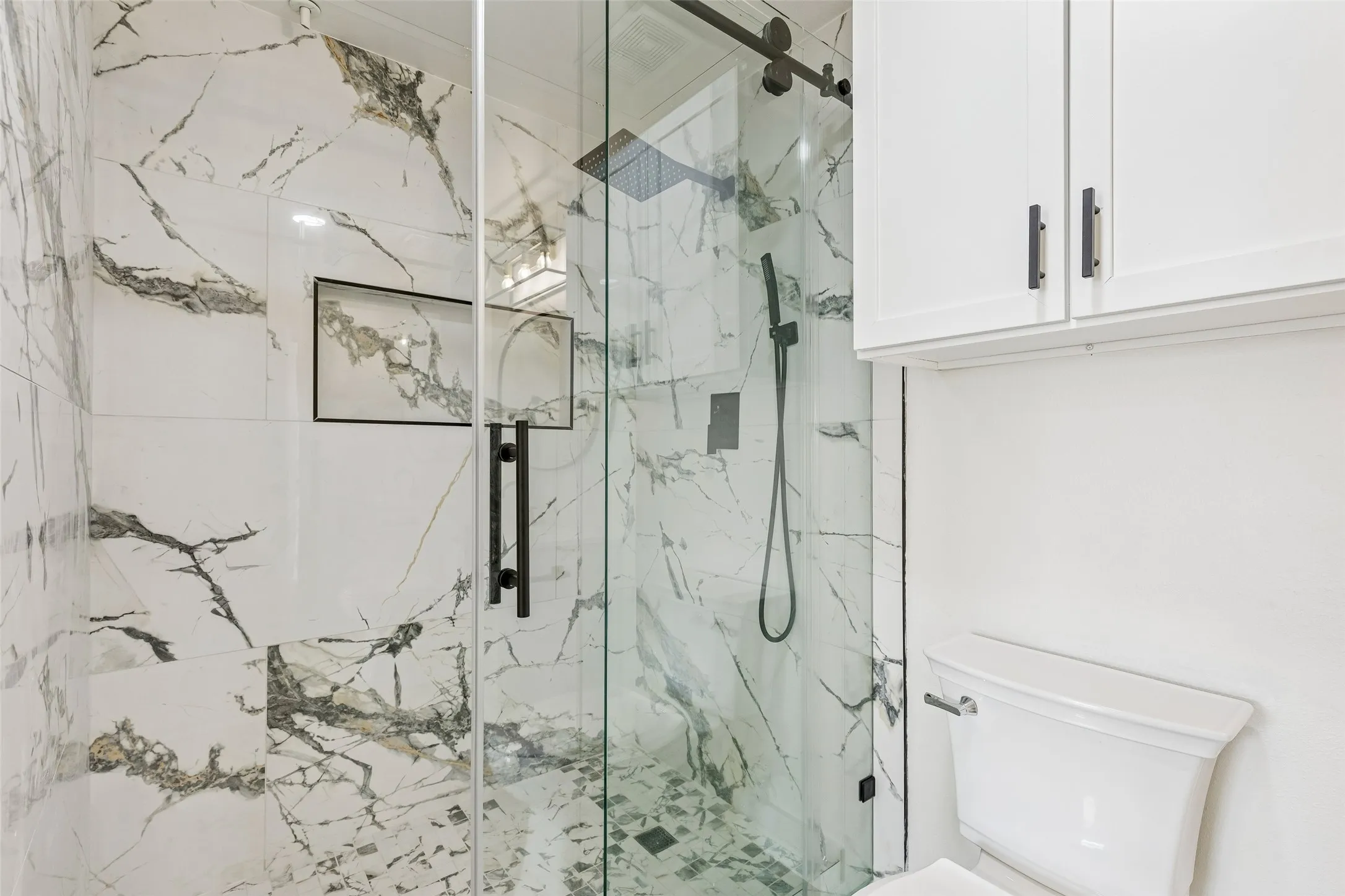 Condominium For Rent in Dallas County , 330 Las Colinas Boulevard E 434, Irving, Texas 75039, 1 Bedroom, 1 Bathroom, 1 Garage spaces, 805 Sqft, built in 2001, mls#21312157, Real Estate Agent in Irving, Homes For Rent in Dallas county, Homes For Rent in Irving, Realtor in Irving Texas, Real Estate Brokerage Independent Realty Texas, Luminita Cordes Realtor