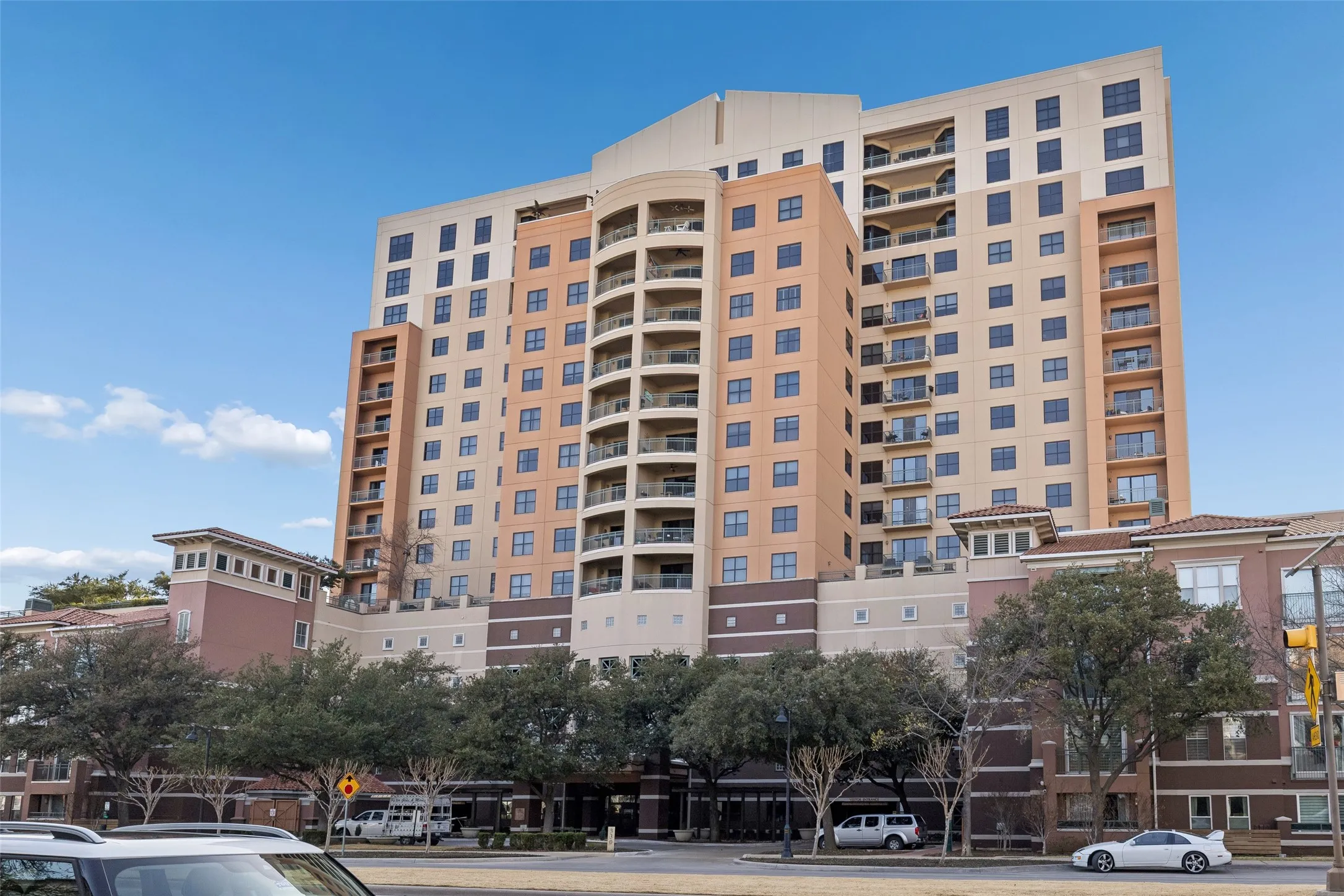 Condominium For Rent in Dallas County , 330 Las Colinas Boulevard E 434, Irving, Texas 75039, 1 Bedroom, 1 Bathroom, 1 Garage spaces, 805 Sqft, built in 2001, mls#21312157, Real Estate Agent in Irving, Homes For Rent in Dallas county, Homes For Rent in Irving, Realtor in Irving Texas, Real Estate Brokerage Independent Realty Texas, Luminita Cordes Realtor