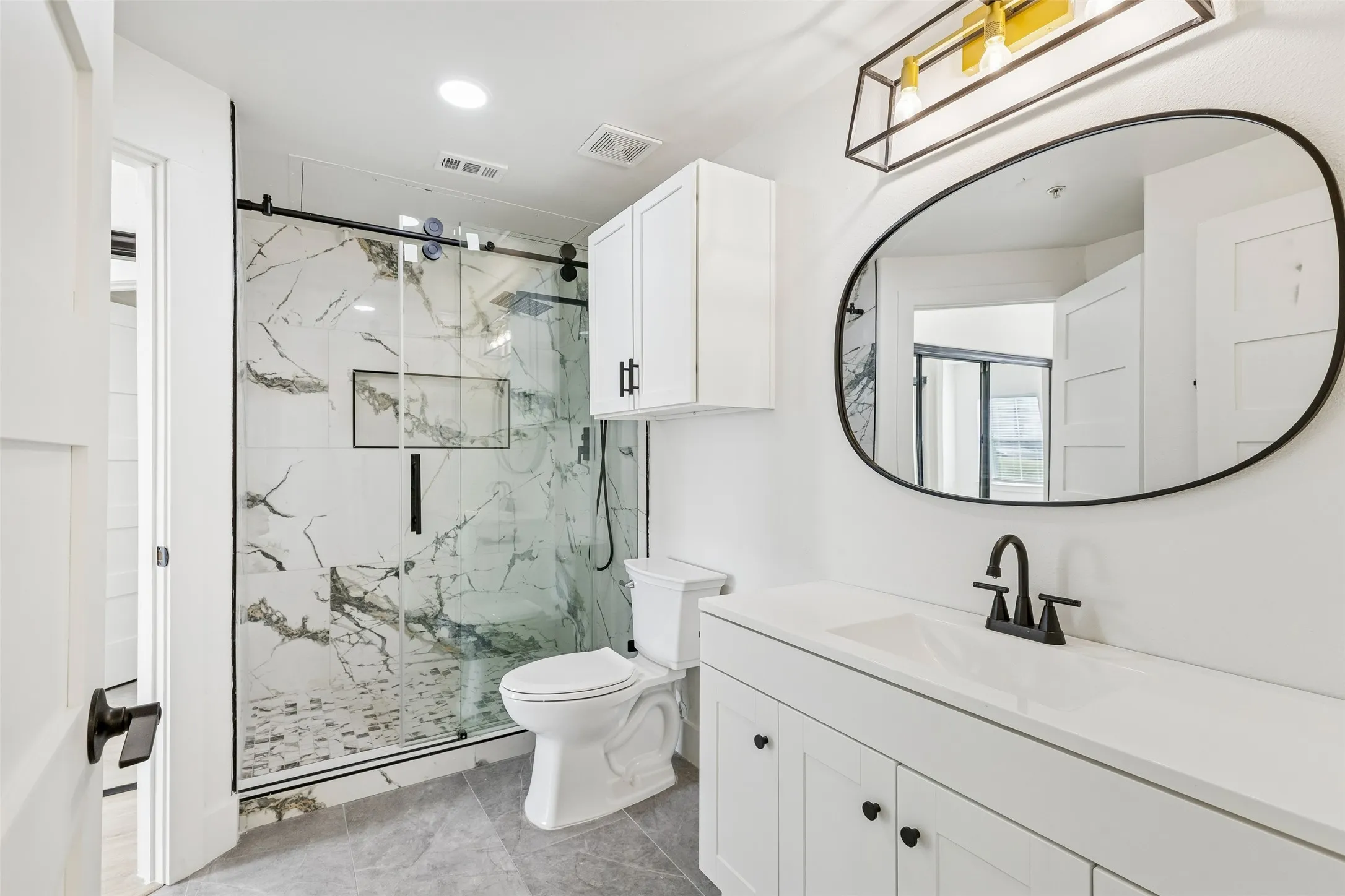 Condominium For Rent in Dallas County , 330 Las Colinas Boulevard E 434, Irving, Texas 75039, 1 Bedroom, 1 Bathroom, 1 Garage spaces, 805 Sqft, built in 2001, mls#21312157, Real Estate Agent in Irving, Homes For Rent in Dallas county, Homes For Rent in Irving, Realtor in Irving Texas, Real Estate Brokerage Independent Realty Texas, Luminita Cordes Realtor