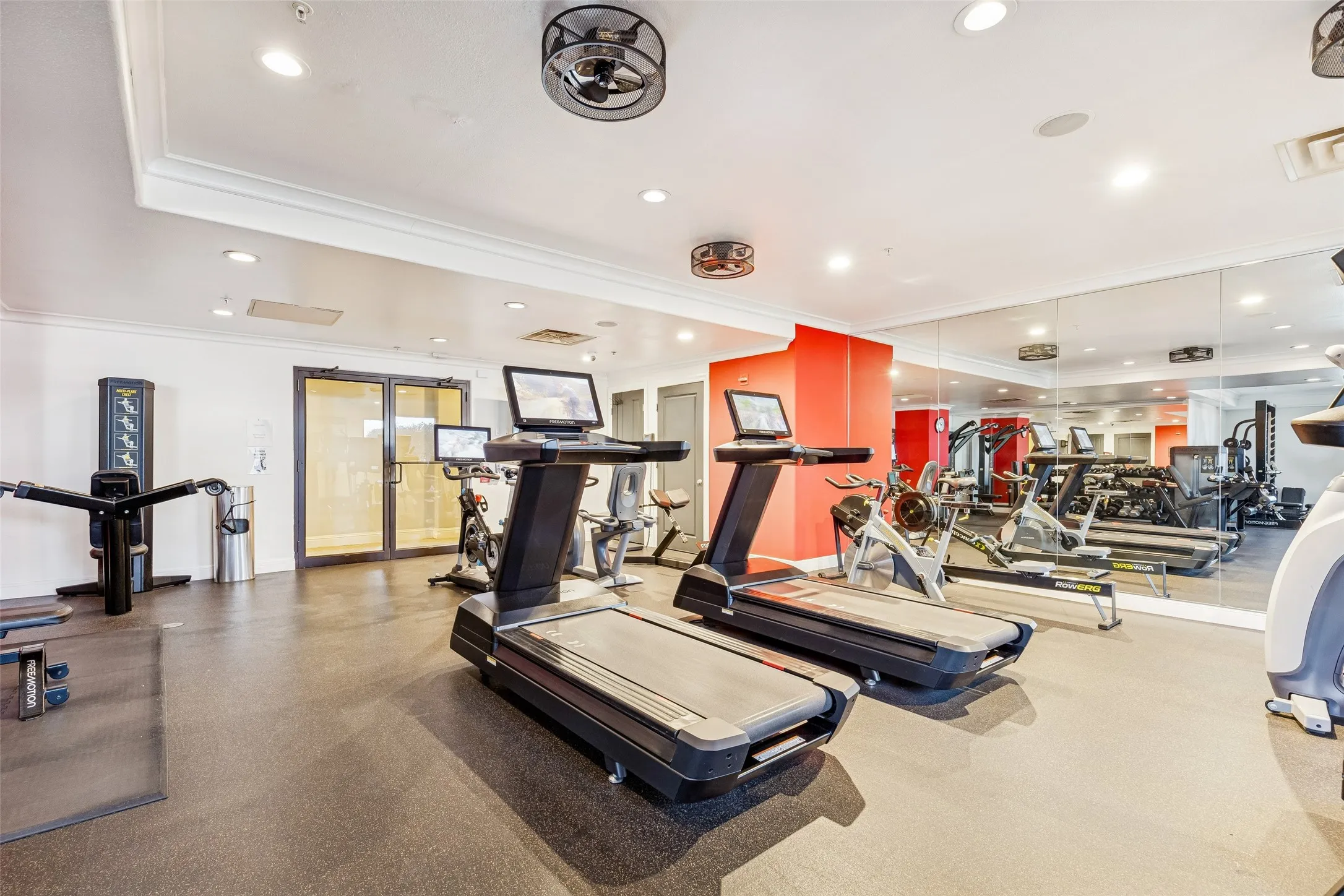 Condominium For Rent in Dallas County , 330 Las Colinas Boulevard E 434, Irving, Texas 75039, 1 Bedroom, 1 Bathroom, 1 Garage spaces, 805 Sqft, built in 2001, mls#21312157, Real Estate Agent in Irving, Homes For Rent in Dallas county, Homes For Rent in Irving, Realtor in Irving Texas, Real Estate Brokerage Independent Realty Texas, Luminita Cordes Realtor