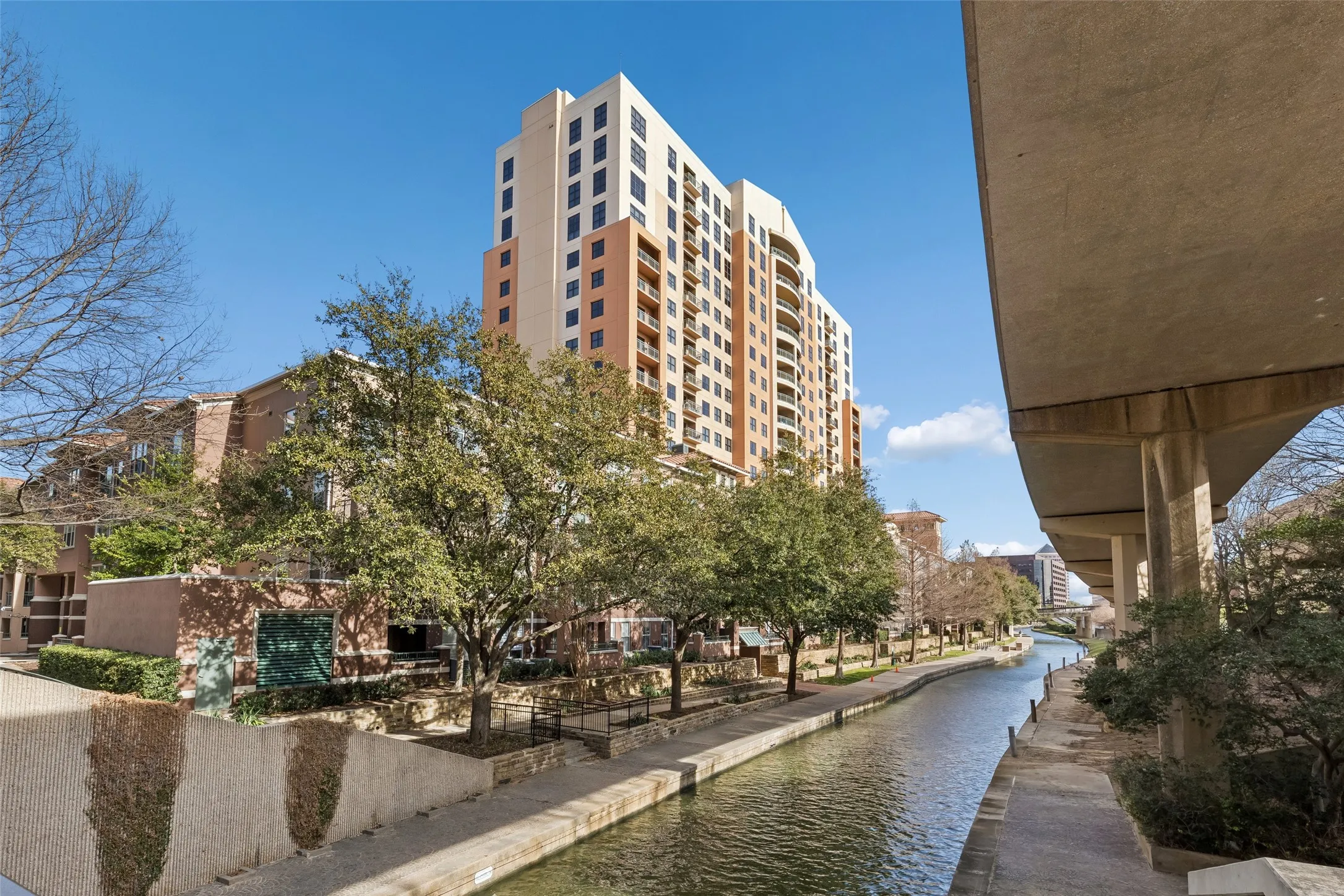 Condominium For Rent in Dallas County , 330 Las Colinas Boulevard E 434, Irving, Texas 75039, 1 Bedroom, 1 Bathroom, 1 Garage spaces, 805 Sqft, built in 2001, mls#21312157, Real Estate Agent in Irving, Homes For Rent in Dallas county, Homes For Rent in Irving, Realtor in Irving Texas, Real Estate Brokerage Independent Realty Texas, Luminita Cordes Realtor