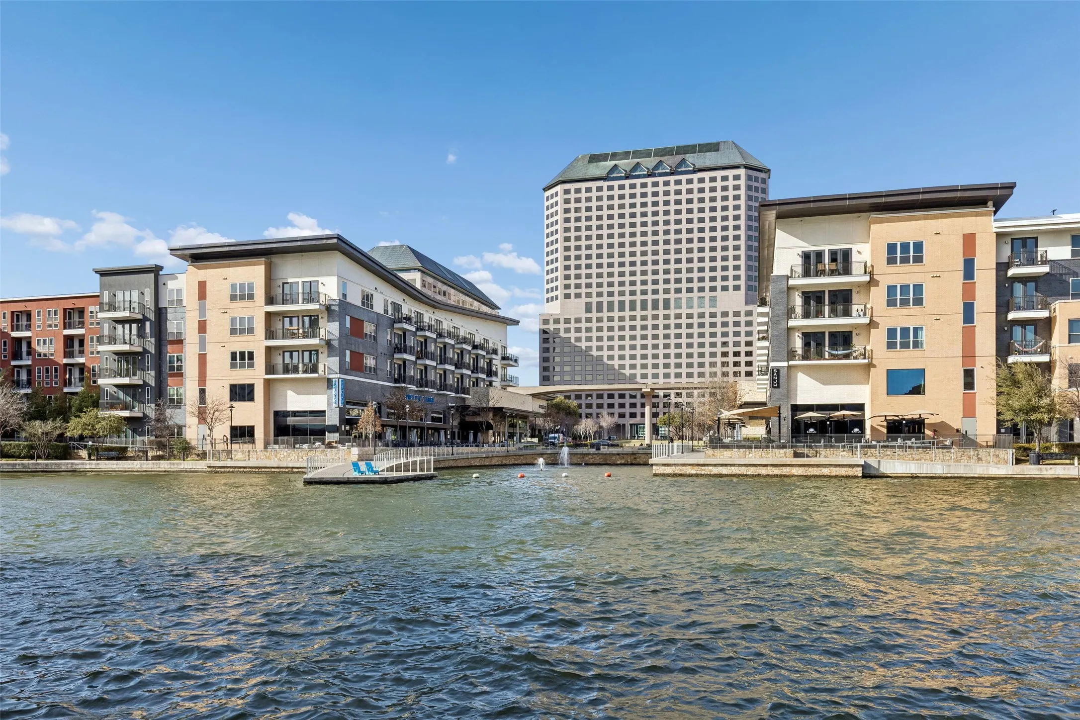 Condominium For Rent in Dallas County , 330 Las Colinas Boulevard E 434, Irving, Texas 75039, 1 Bedroom, 1 Bathroom, 1 Garage spaces, 805 Sqft, built in 2001, mls#21312157, Real Estate Agent in Irving, Homes For Rent in Dallas county, Homes For Rent in Irving, Realtor in Irving Texas, Real Estate Brokerage Independent Realty Texas, Luminita Cordes Realtor