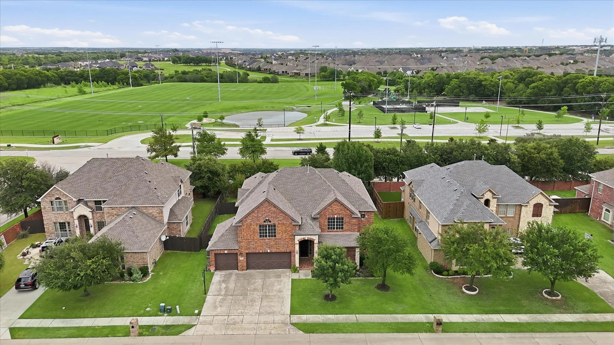 Single Family Residence For Sale in Collin County , 591 Lost Creek Drive, Prosper, Texas 75078, 5 Bedroom, 4 Bathroom, 3 Garage spaces, 4,124 Sqft, built in 2012, mls#21304789, Real Estate Agent in Prosper, Homes For Sale in Collin county, Homes For Sale in Prosper, Realtor in Prosper Texas, Real Estate Brokerage Independent Realty Texas, Luminita Cordes Realtor
