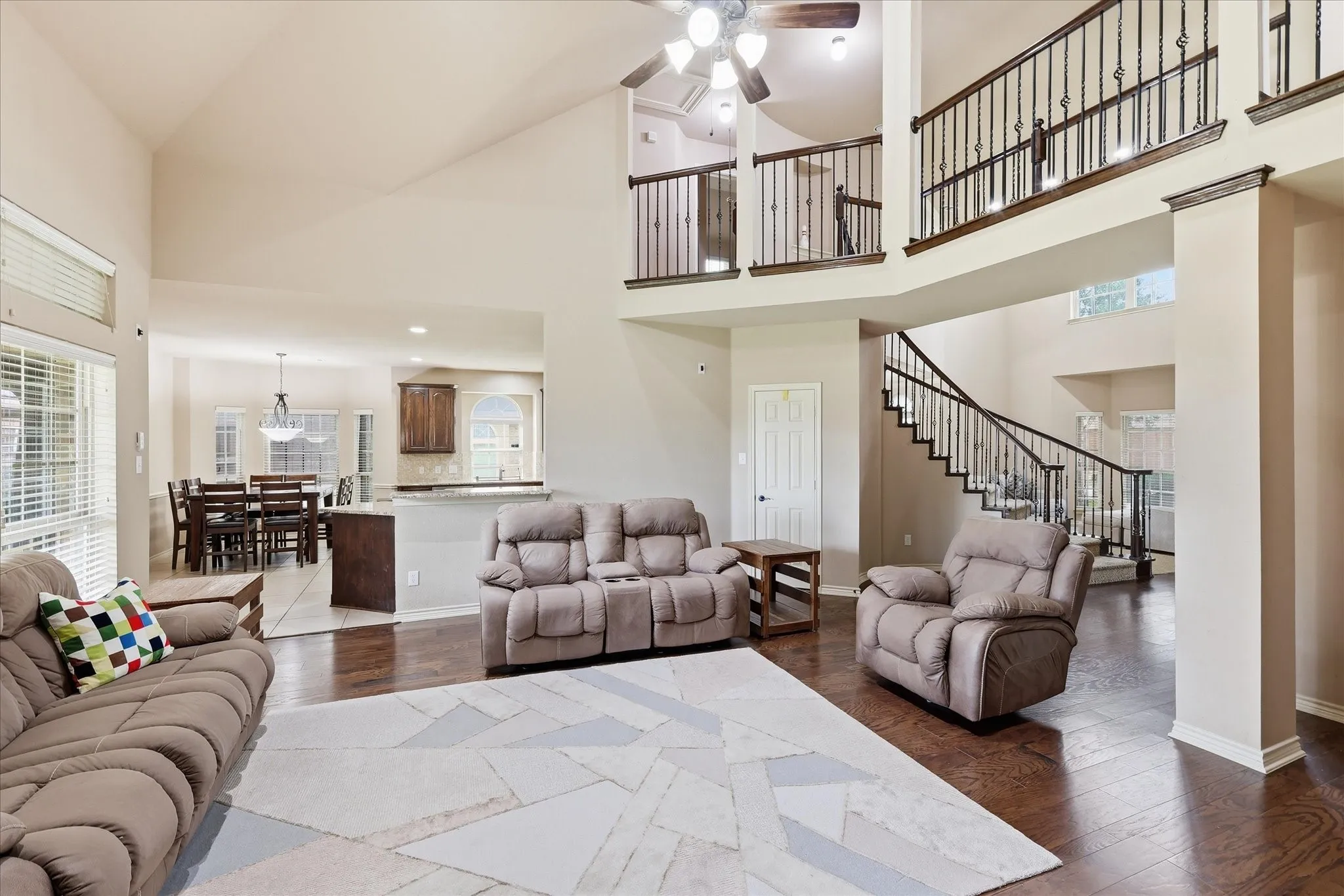 Single Family Residence For Sale in Collin County , 591 Lost Creek Drive, Prosper, Texas 75078, 5 Bedroom, 4 Bathroom, 3 Garage spaces, 4,124 Sqft, built in 2012, mls#21304789, Real Estate Agent in Prosper, Homes For Sale in Collin county, Homes For Sale in Prosper, Realtor in Prosper Texas, Real Estate Brokerage Independent Realty Texas, Luminita Cordes Realtor