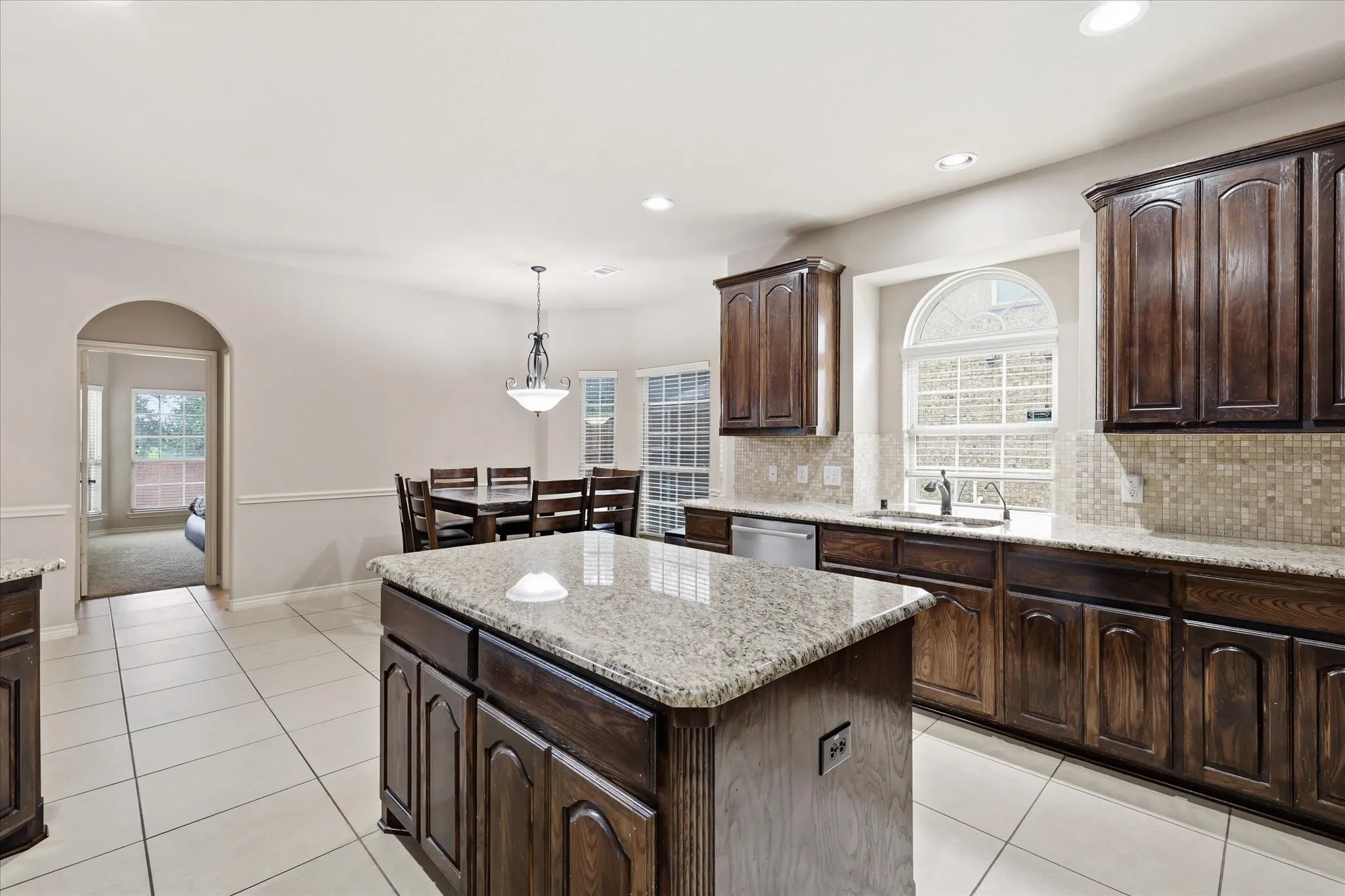 Single Family Residence For Sale in Collin County , 591 Lost Creek Drive, Prosper, Texas 75078, 5 Bedroom, 4 Bathroom, 3 Garage spaces, 4,124 Sqft, built in 2012, mls#21304789, Real Estate Agent in Prosper, Homes For Sale in Collin county, Homes For Sale in Prosper, Realtor in Prosper Texas, Real Estate Brokerage Independent Realty Texas, Luminita Cordes Realtor