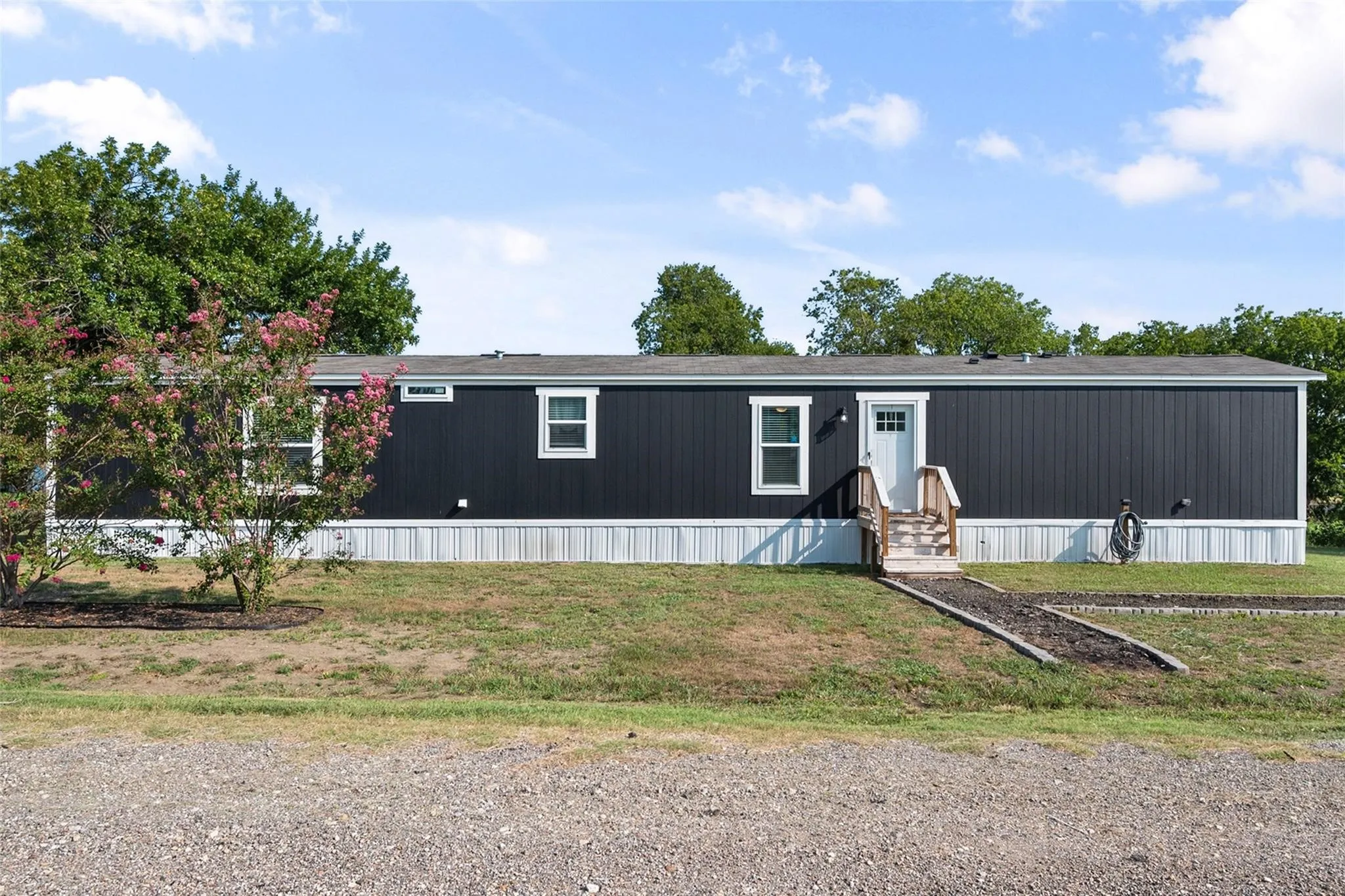 Mobile Home For Sale in Navarro County , 421 S Garitty Street, Frost, Texas 76641, 3 Bedroom, 2 Bathroom, Garage spaces, 1,216 Sqft, built in 2024, mls#21305556, Real Estate Agent in Frost, Homes For Sale in Navarro county, Homes For Sale in Frost, Realtor in Frost Texas, Real Estate Brokerage Independent Realty Texas, Luminita Cordes Realtor