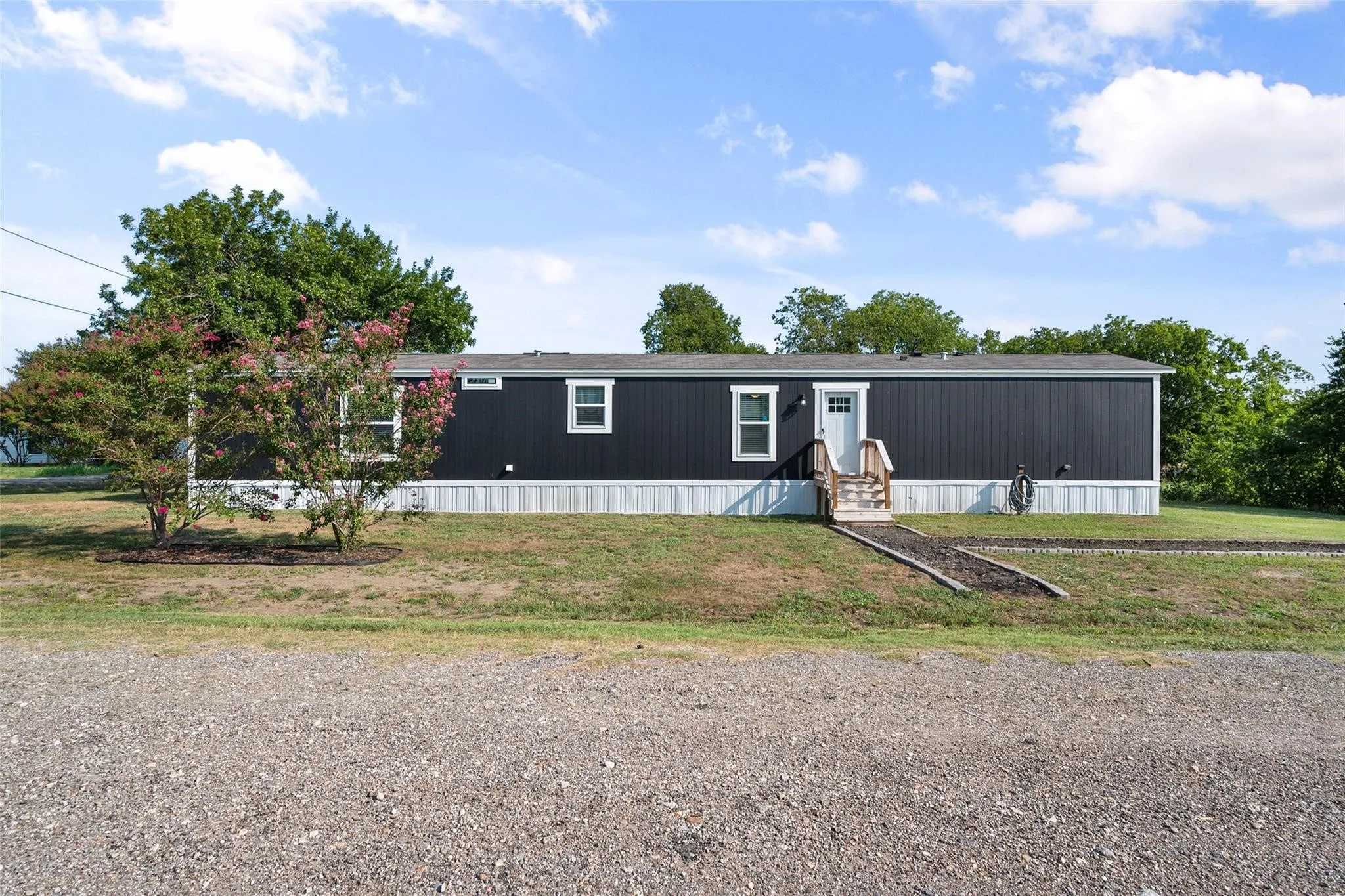 Mobile Home For Sale in Navarro County , 421 S Garitty Street, Frost, Texas 76641, 3 Bedroom, 2 Bathroom, Garage spaces, 1,216 Sqft, built in 2024, mls#21305556, Real Estate Agent in Frost, Homes For Sale in Navarro county, Homes For Sale in Frost, Realtor in Frost Texas, Real Estate Brokerage Independent Realty Texas, Luminita Cordes Realtor