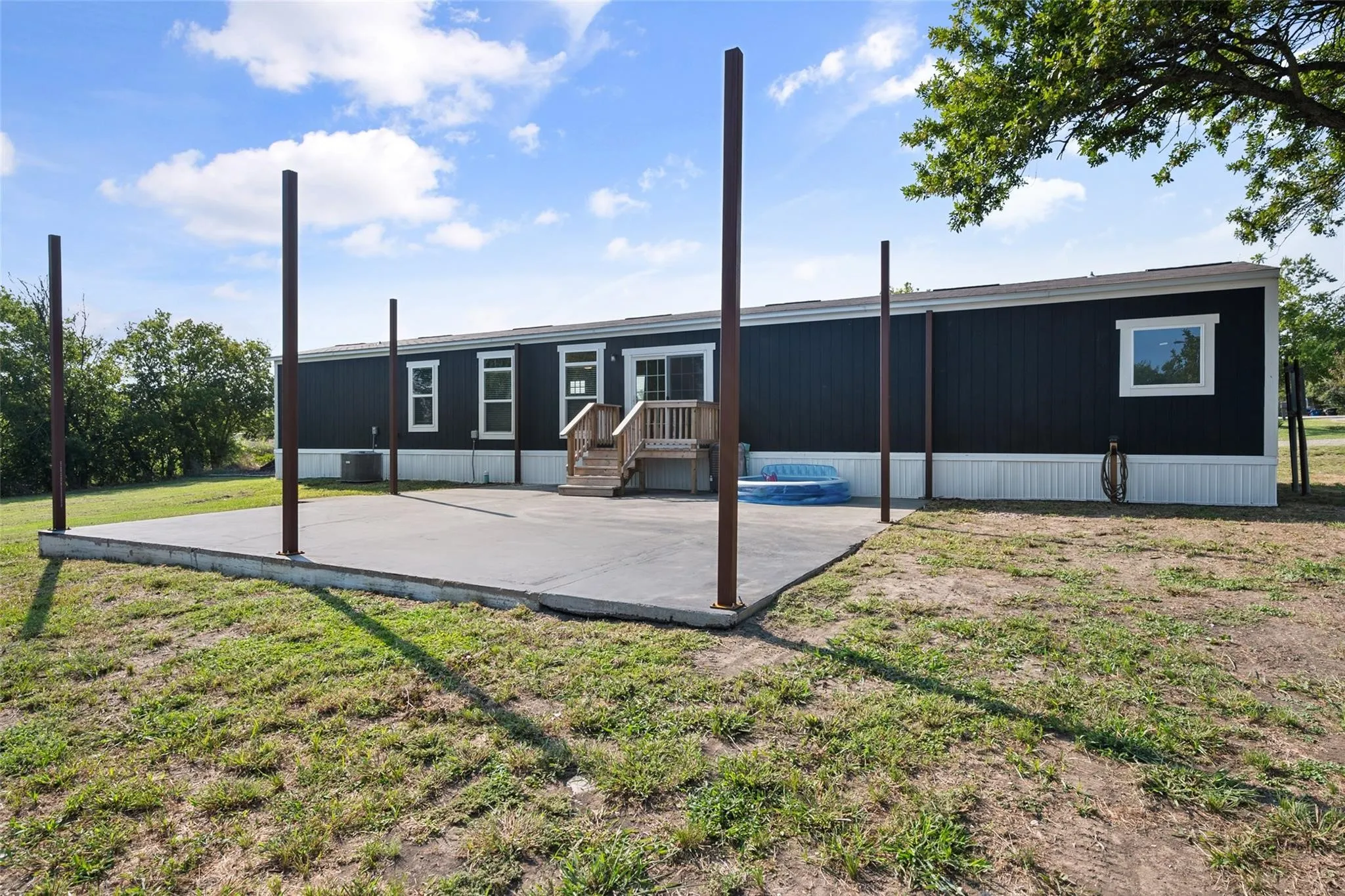 Mobile Home For Sale in Navarro County , 421 S Garitty Street, Frost, Texas 76641, 3 Bedroom, 2 Bathroom, Garage spaces, 1,216 Sqft, built in 2024, mls#21305556, Real Estate Agent in Frost, Homes For Sale in Navarro county, Homes For Sale in Frost, Realtor in Frost Texas, Real Estate Brokerage Independent Realty Texas, Luminita Cordes Realtor