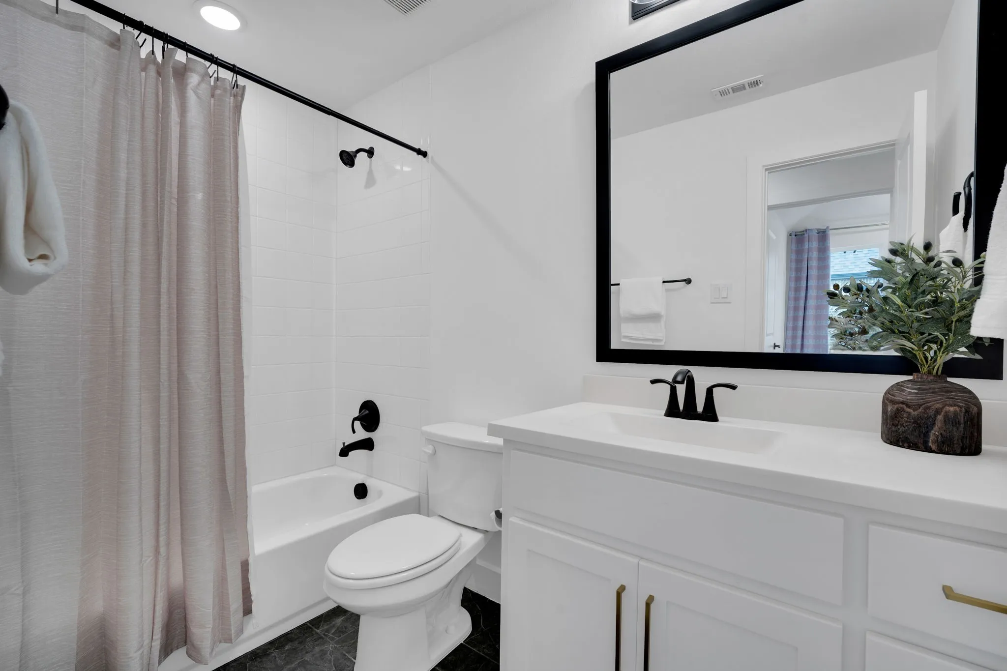 Located just off the hallway upstairs, is a full bathroom!