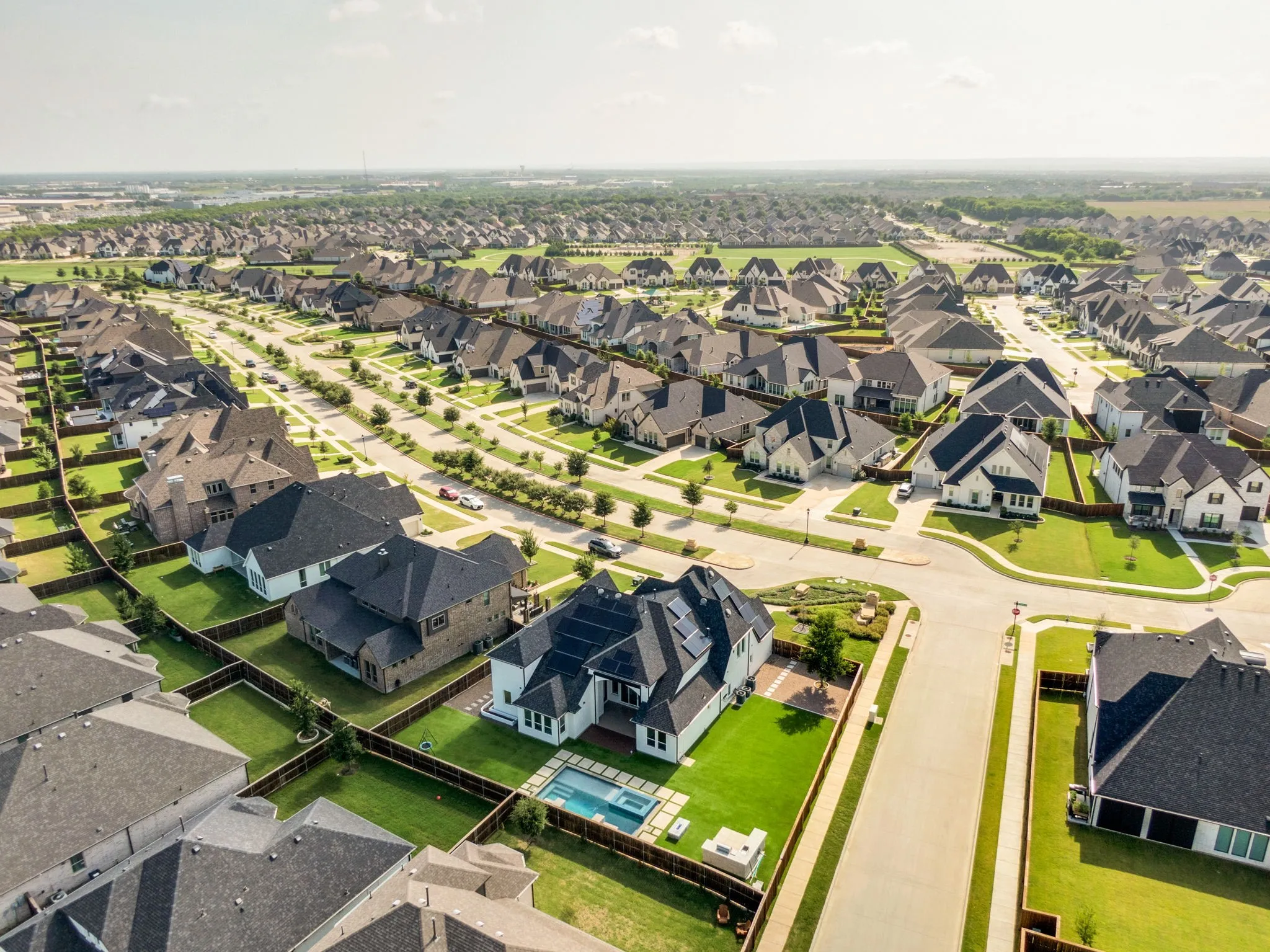 Largest 80 ft lot in M3 Ranch situated in a luxury corner lot!