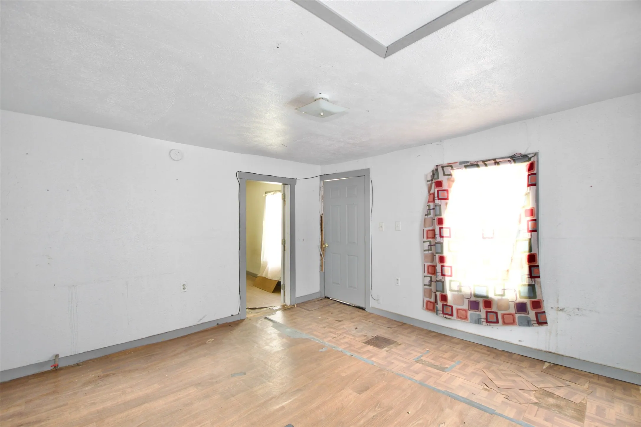 Single Family Residence For Sale in Mc Lennan County , 1610 N 10th Street, Waco, Texas 76707, 2 Bedrooms, 1 Bathroom, Garage spaces, 897 Sqft, built in 1929, Price $45,000, mls#21307078, Real Estate Agent in Waco, Homes For Sale in Mc Lennan county, Homes For Sale in Waco, Realtor in Waco Texas, Real Estate Brokerage Independent Realty Texas, Luminita Cordes Realtor