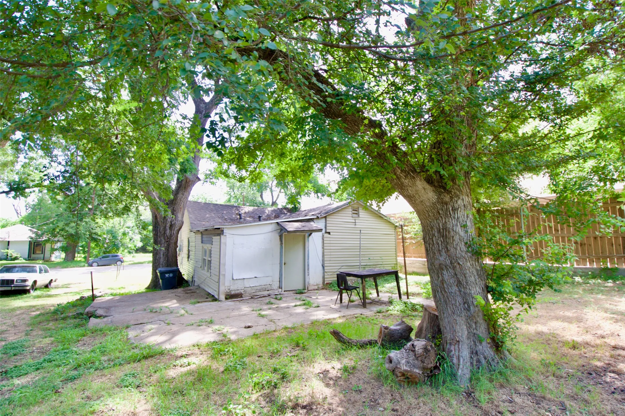 Single Family Residence For Sale in Mc Lennan County , 1610 N 10th Street, Waco, Texas 76707, 2 Bedrooms, 1 Bathroom, Garage spaces, 897 Sqft, built in 1929, Price $45,000, mls#21307078, Real Estate Agent in Waco, Homes For Sale in Mc Lennan county, Homes For Sale in Waco, Realtor in Waco Texas, Real Estate Brokerage Independent Realty Texas, Luminita Cordes Realtor