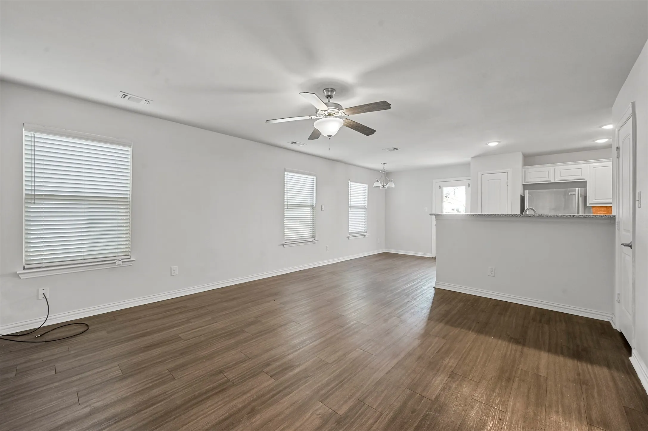Duplex For Rent in Grayson County , 727 W Johnson Street A, Denison, Texas 75020, 3 Bedroom, 3 Bathroom, 1 Garage spaces, 1,238 Sqft, built in 2019, mls#21312235, Real Estate Agent in Denison, Homes For Rent in Grayson county, Homes For Rent in Denison, Realtor in Denison Texas, Real Estate Brokerage Independent Realty Texas, Luminita Cordes Realtor