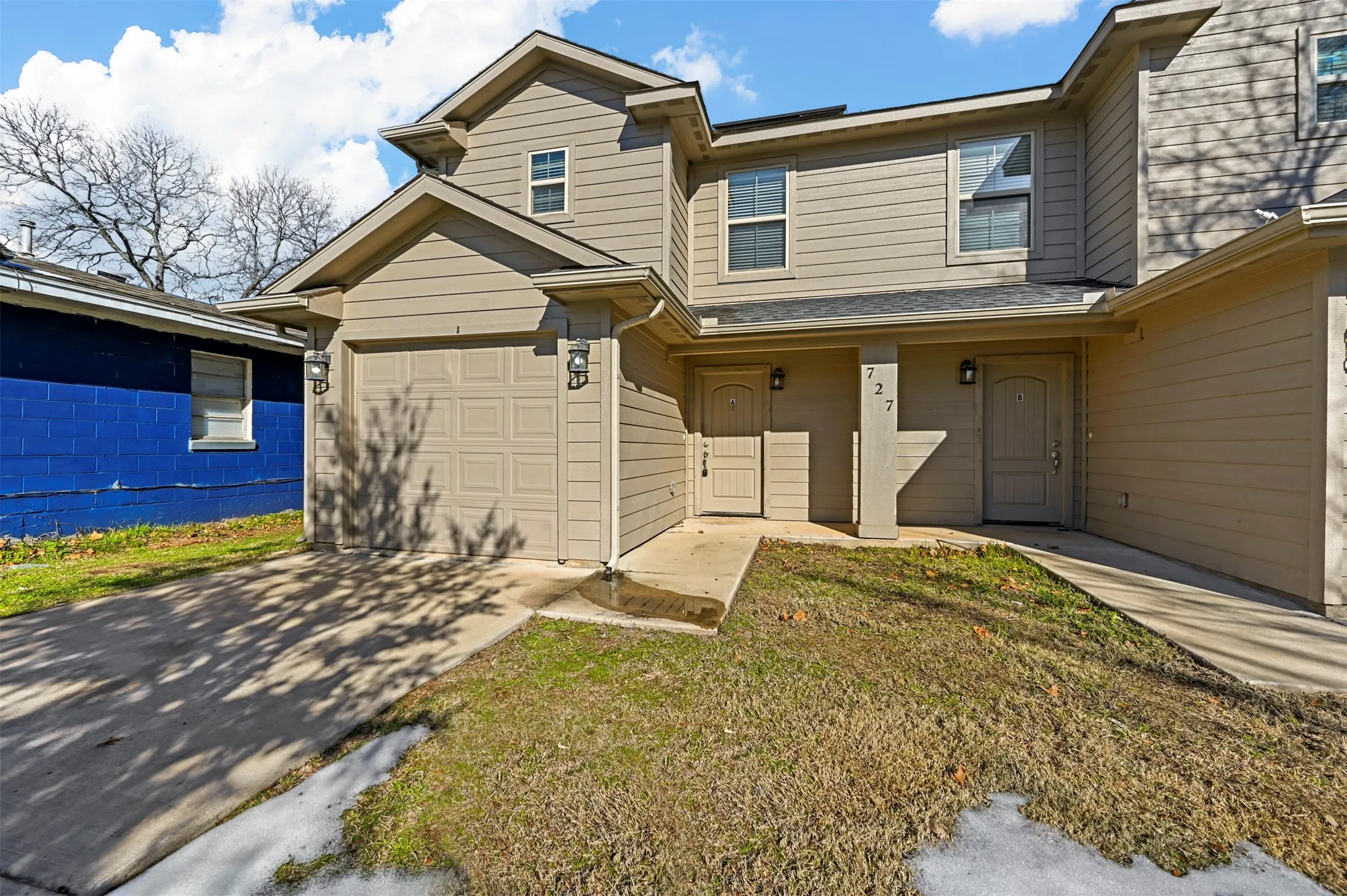 Duplex For Rent in Grayson County , 727 W Johnson Street A, Denison, Texas 75020, 3 Bedroom, 3 Bathroom, 1 Garage spaces, 1,238 Sqft, built in 2019, mls#21312235, Real Estate Agent in Denison, Homes For Rent in Grayson county, Homes For Rent in Denison, Realtor in Denison Texas, Real Estate Brokerage Independent Realty Texas, Luminita Cordes Realtor