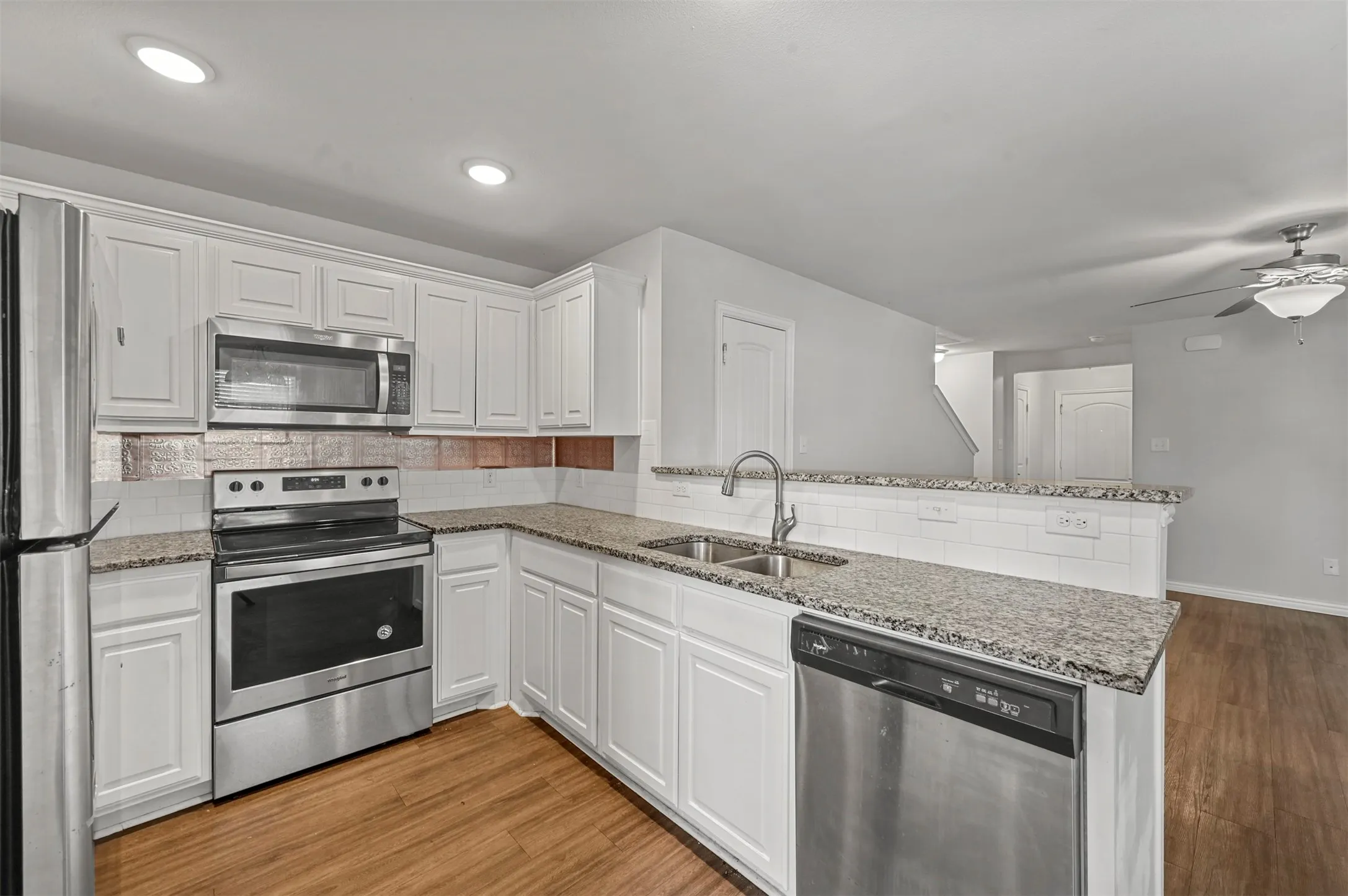 Duplex For Rent in Grayson County , 727 W Johnson Street A, Denison, Texas 75020, 3 Bedroom, 3 Bathroom, 1 Garage spaces, 1,238 Sqft, built in 2019, mls#21312235, Real Estate Agent in Denison, Homes For Rent in Grayson county, Homes For Rent in Denison, Realtor in Denison Texas, Real Estate Brokerage Independent Realty Texas, Luminita Cordes Realtor